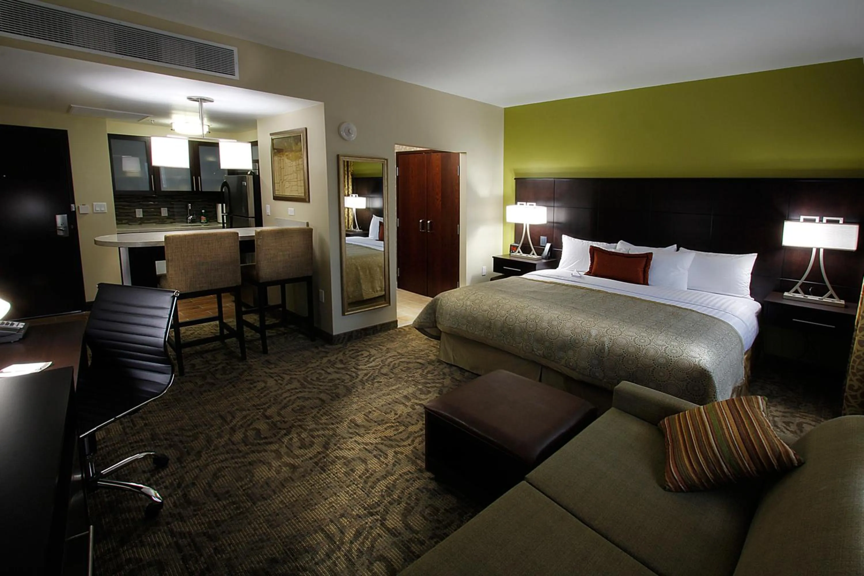 Photo of the whole room, Bed in Staybridge Suites Chihuahua by IHG