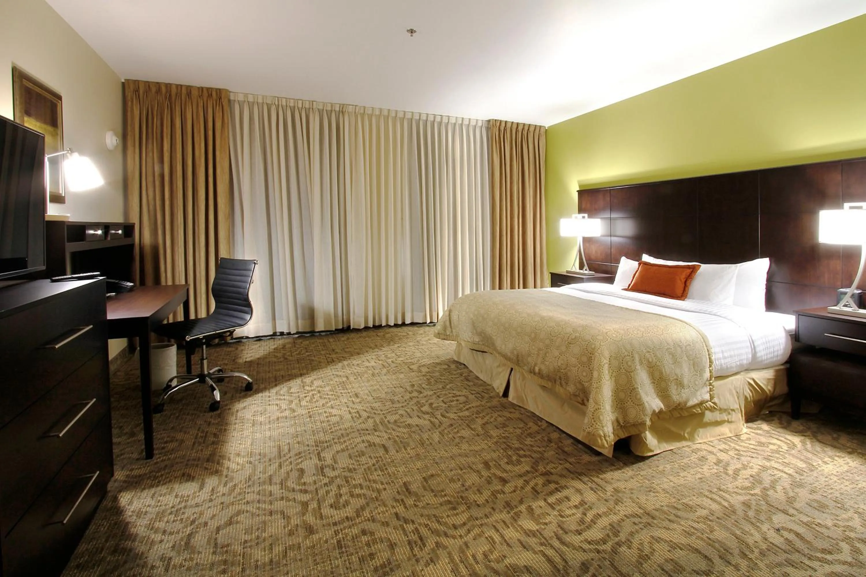 Photo of the whole room, Bed in Staybridge Suites Chihuahua by IHG