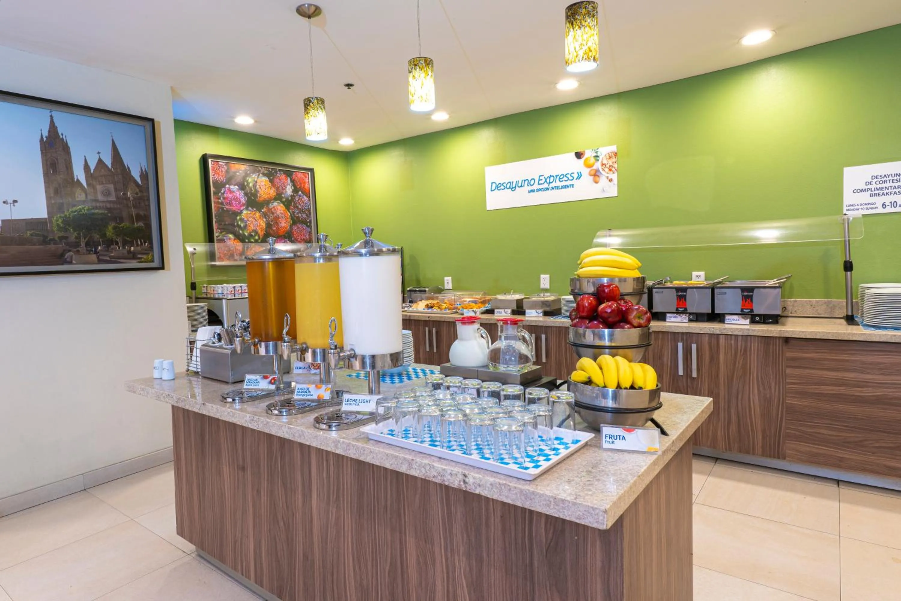 Breakfast in Holiday Inn Express Guadalajara Aeropuerto by IHG