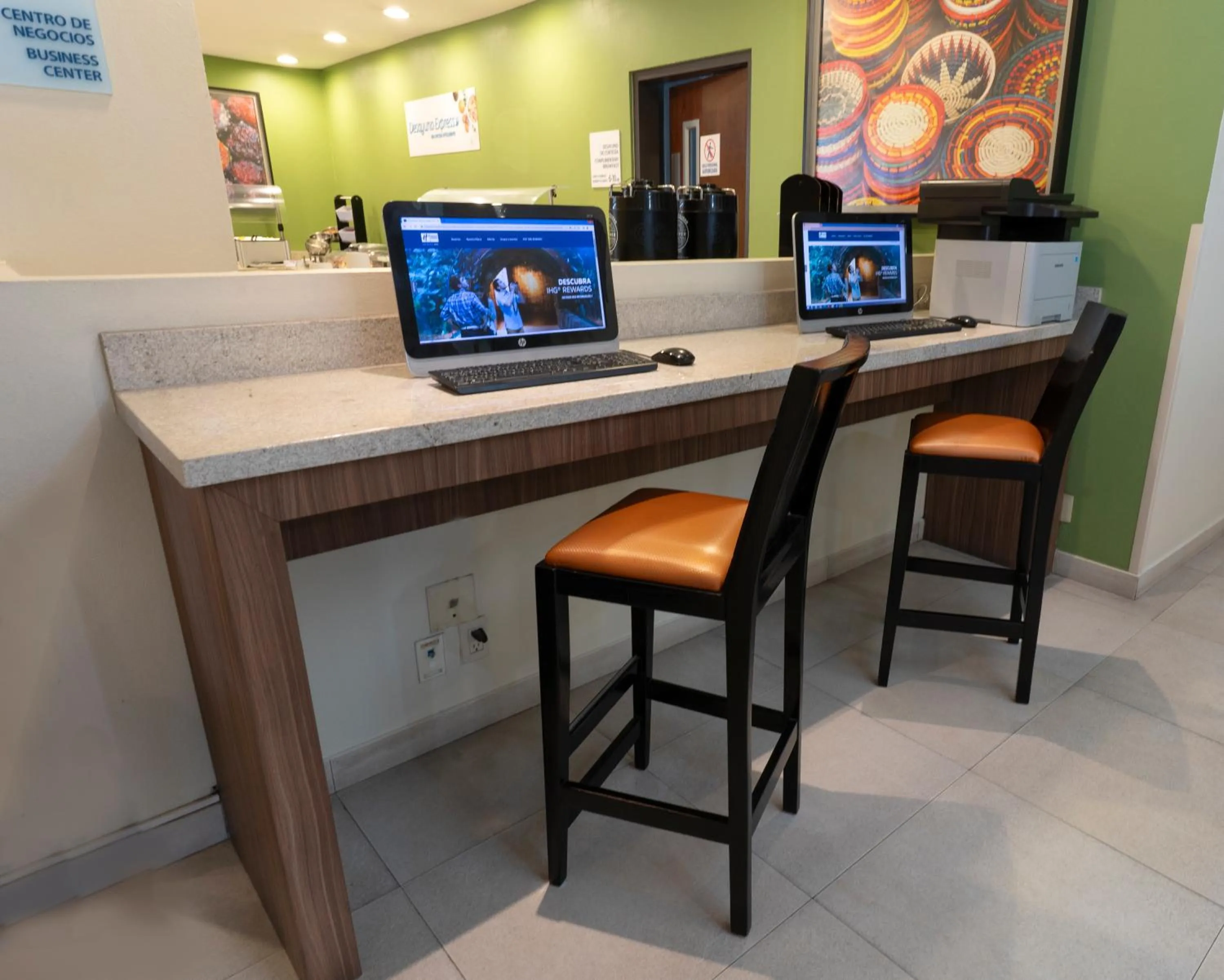 Property building in Holiday Inn Express Guadalajara Aeropuerto by IHG