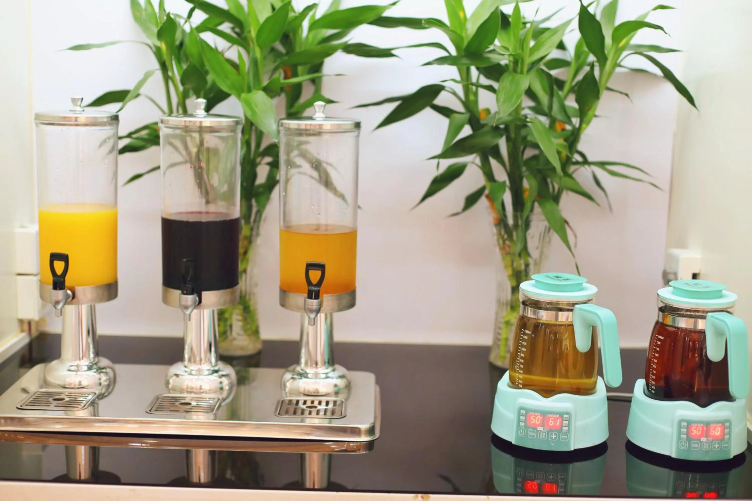 Restaurant/places to eat in Holiday Inn Express Hefei Huaihe Road