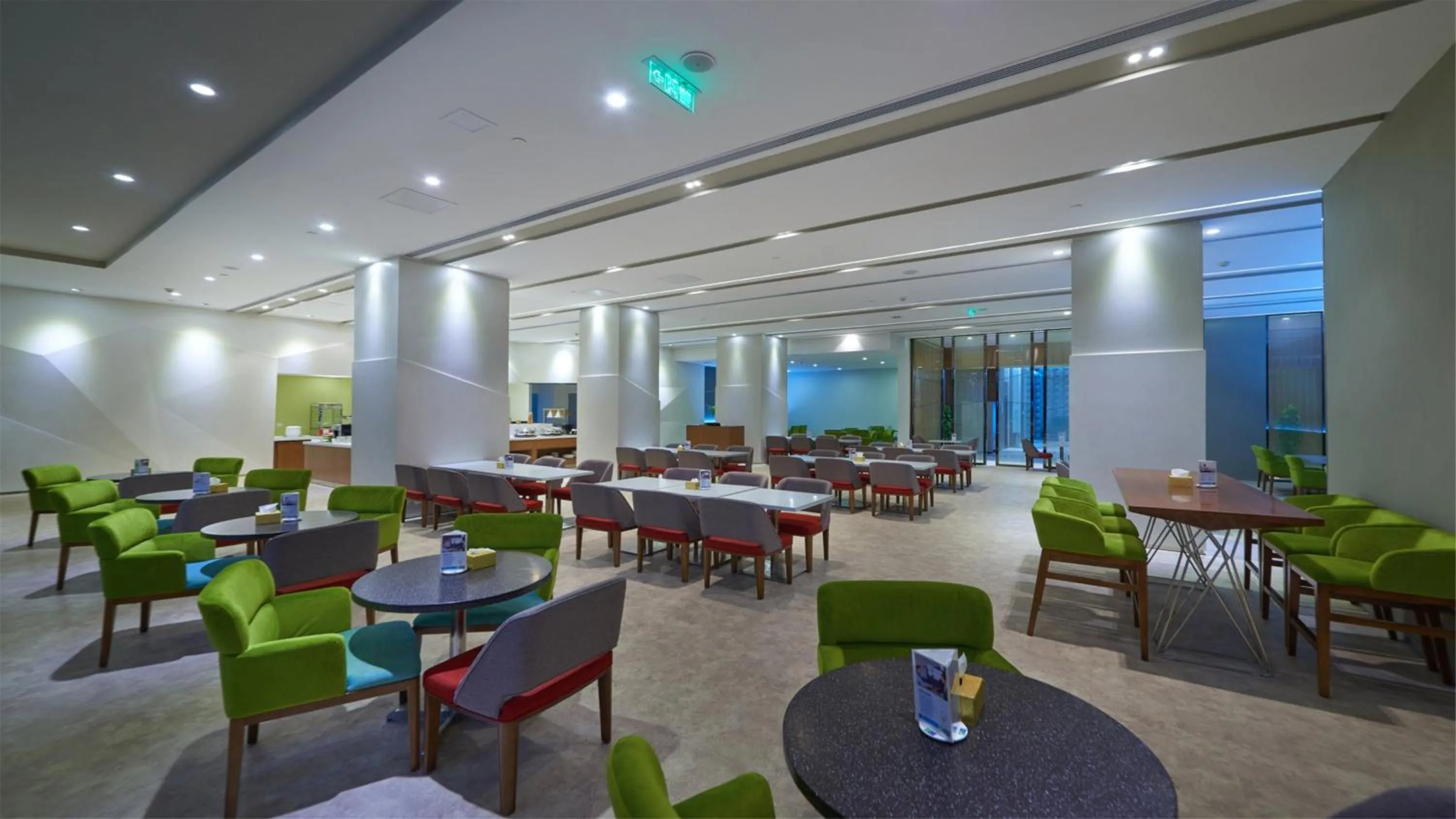 Restaurant/places to eat in Holiday Inn Express Hefei Huaihe Road