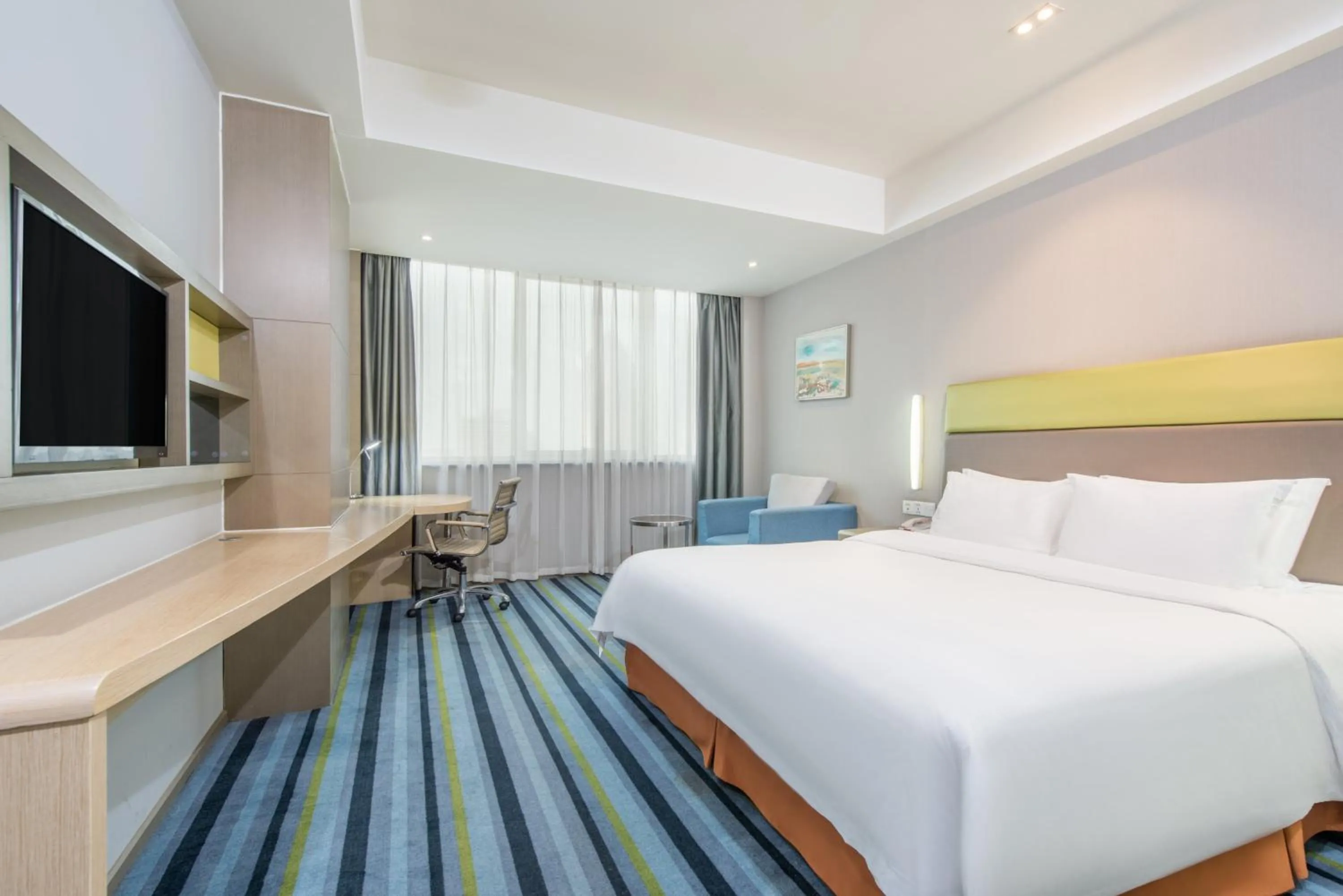 Photo of the whole room, Bed in Holiday Inn Express Hefei Huaihe Road