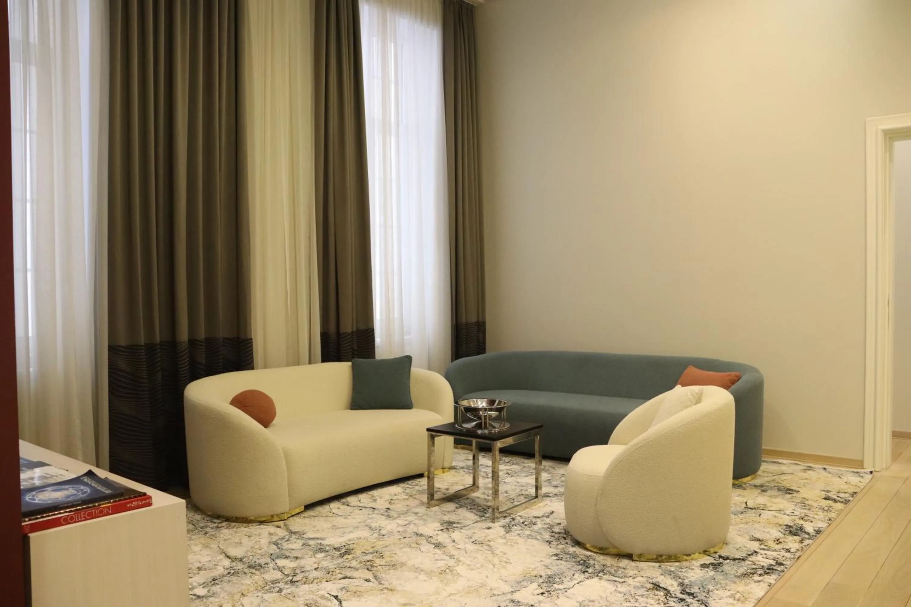 Living room in Zepter Hotel Belgrade, member of Zepter Hotels
