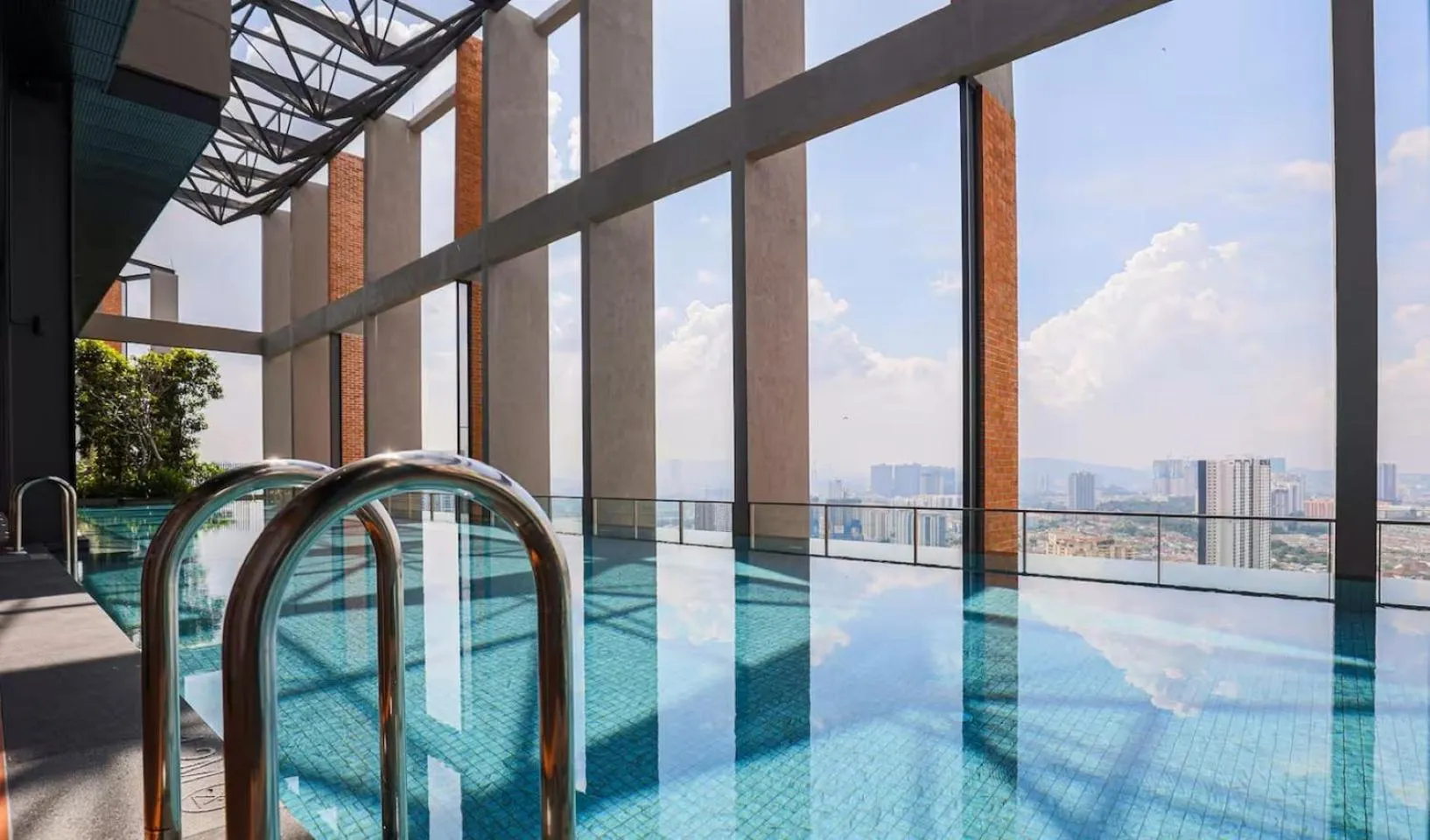 Swimming pool in Millerz Square Old Klang Road