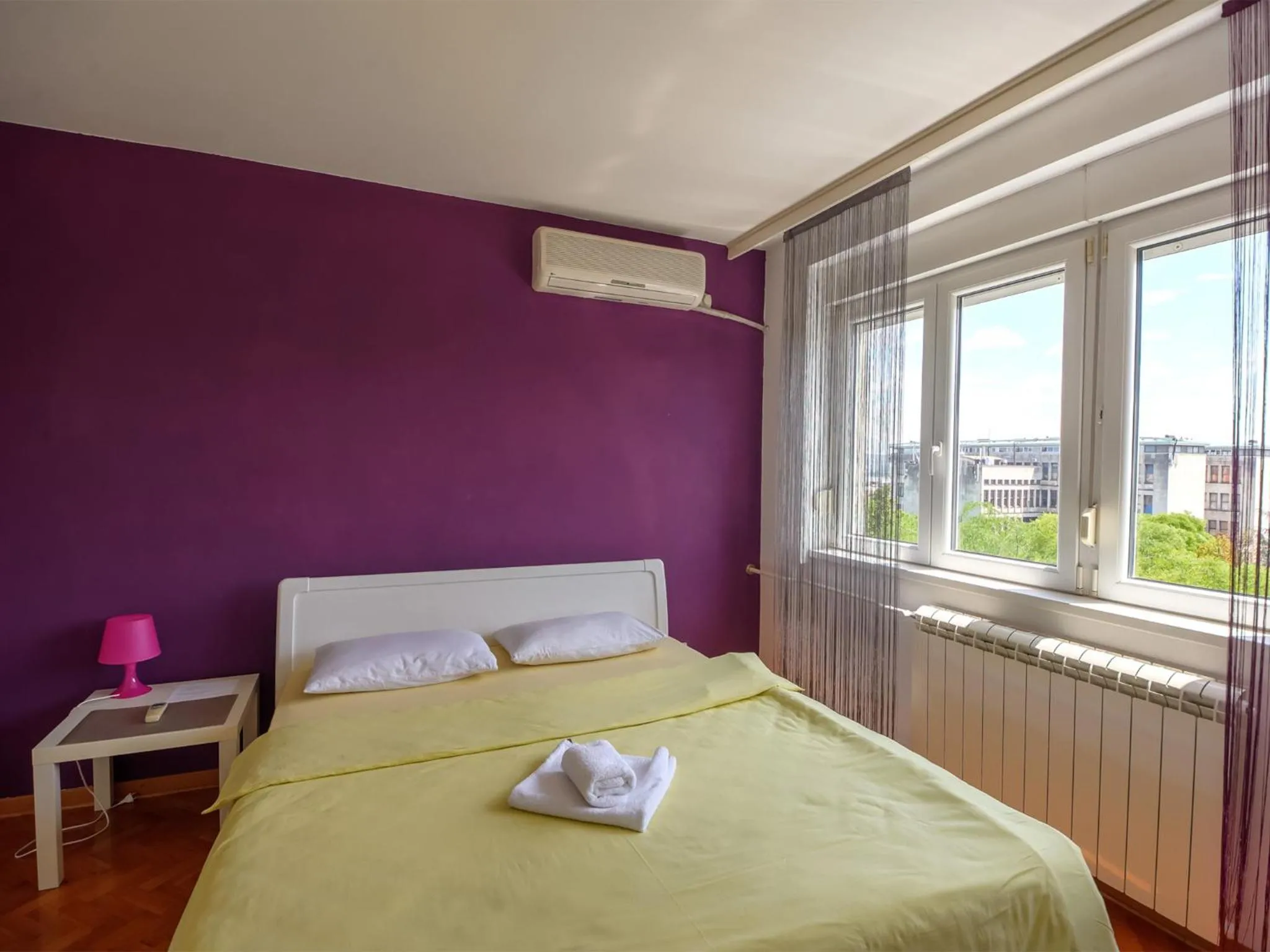 Bedroom, Bed in Apartments Sat