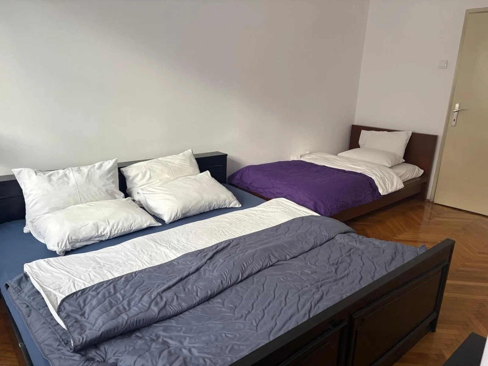 Bed in Apartments Sat
