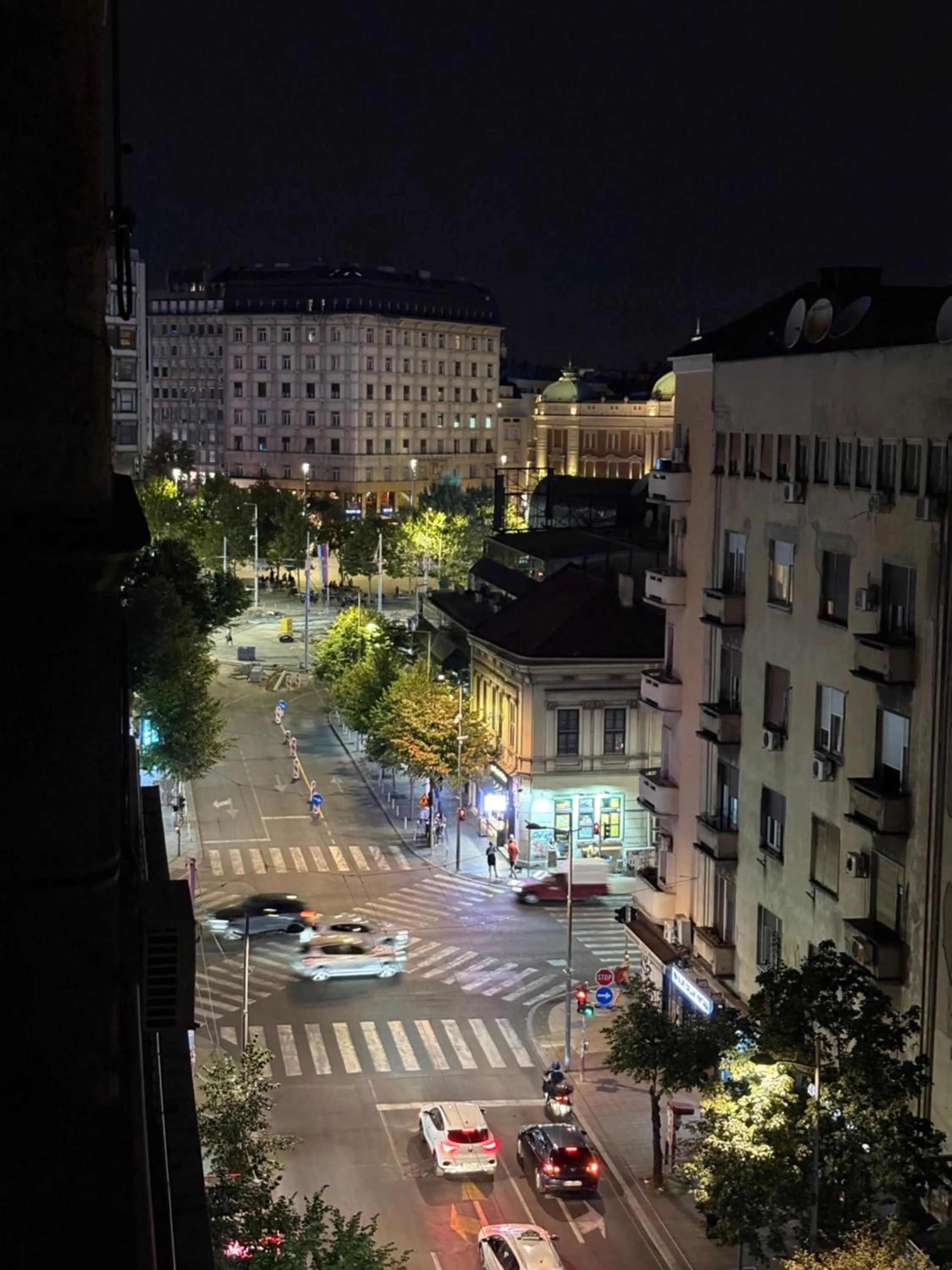 Night in Apartments Sat