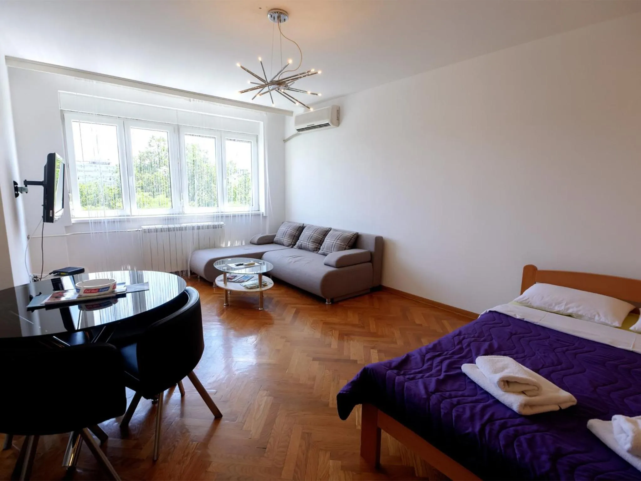 Living room, Bed in Apartments Sat