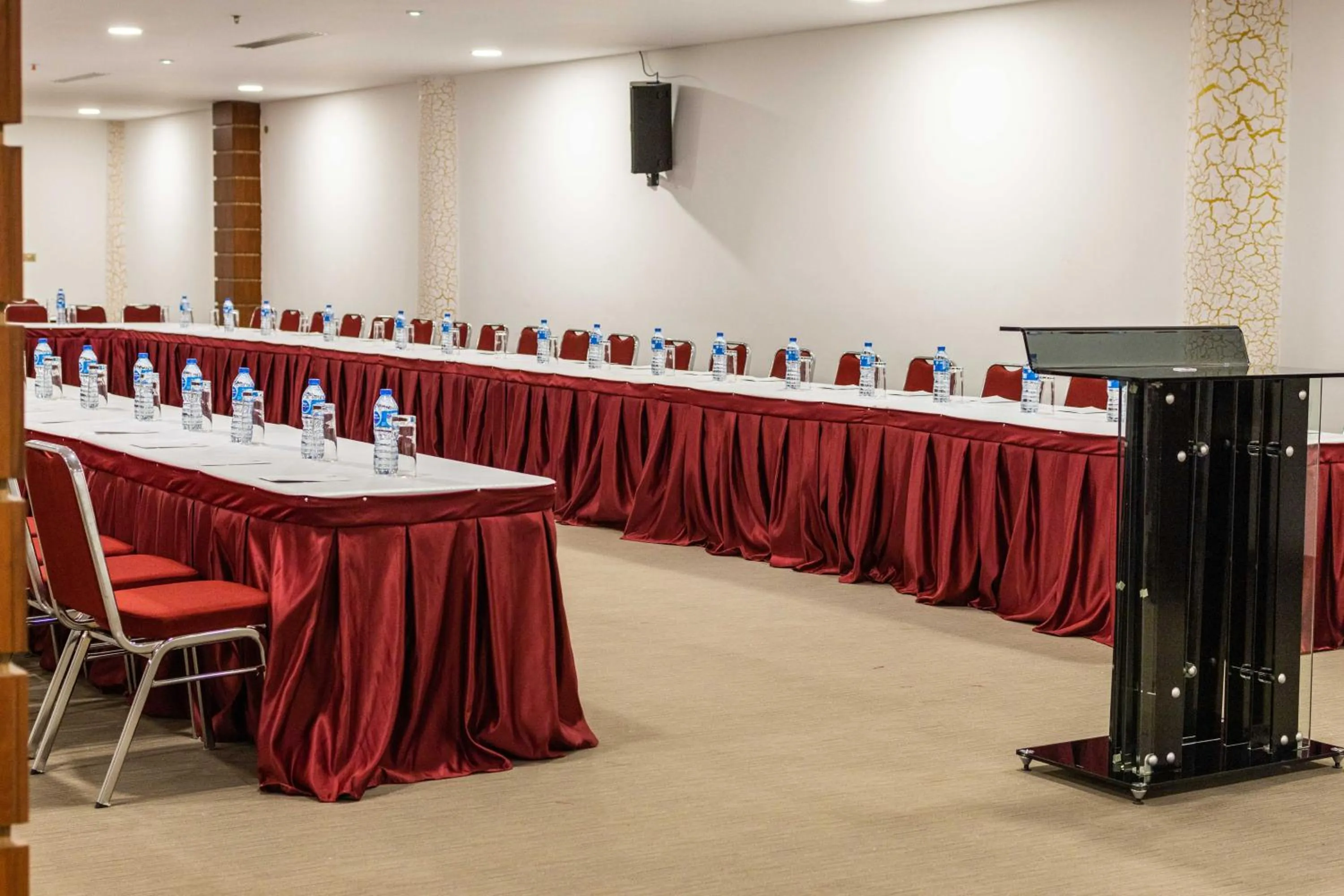 Meeting/conference room in BON Hotel Octagon