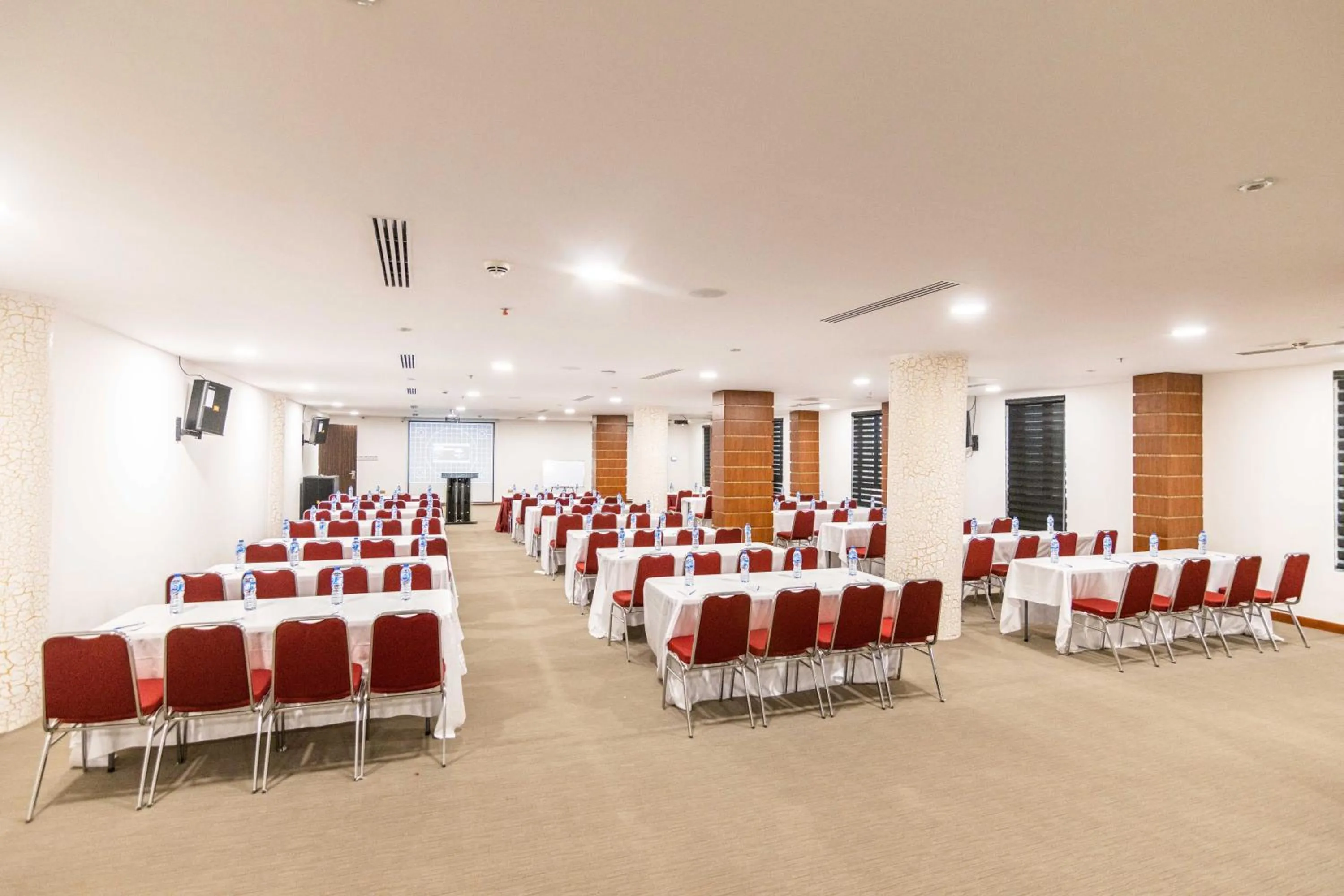 Meeting/conference room in BON Hotel Octagon