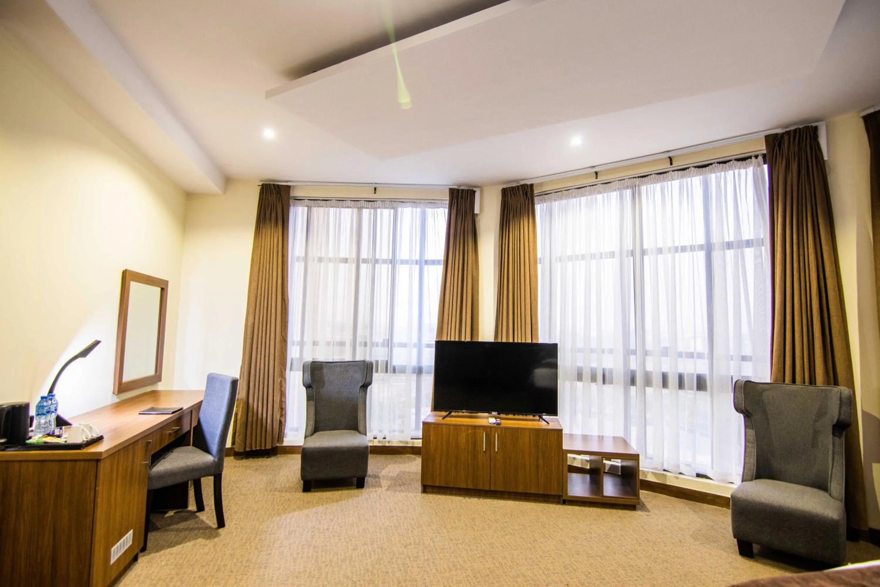 TV and multimedia in BON Hotel Octagon