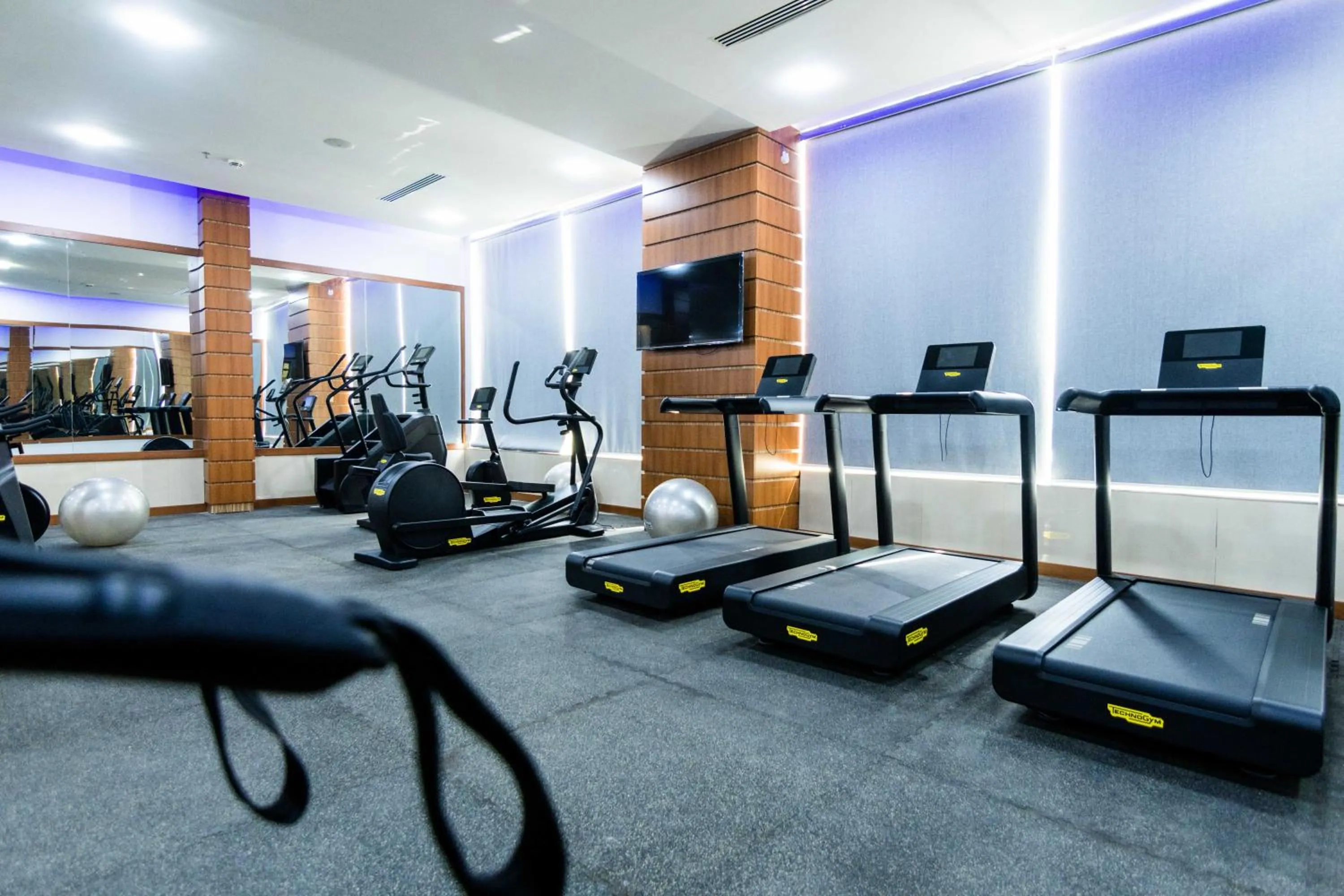 Fitness centre/facilities in BON Hotel Octagon