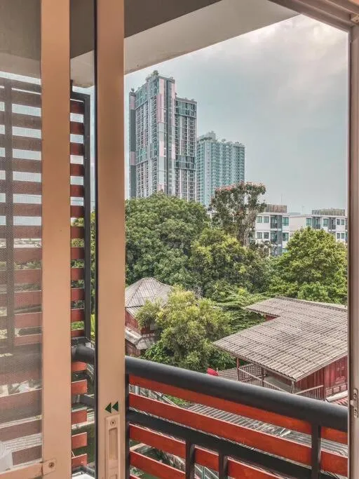 The Giftown Bangkok, Talat Phlu