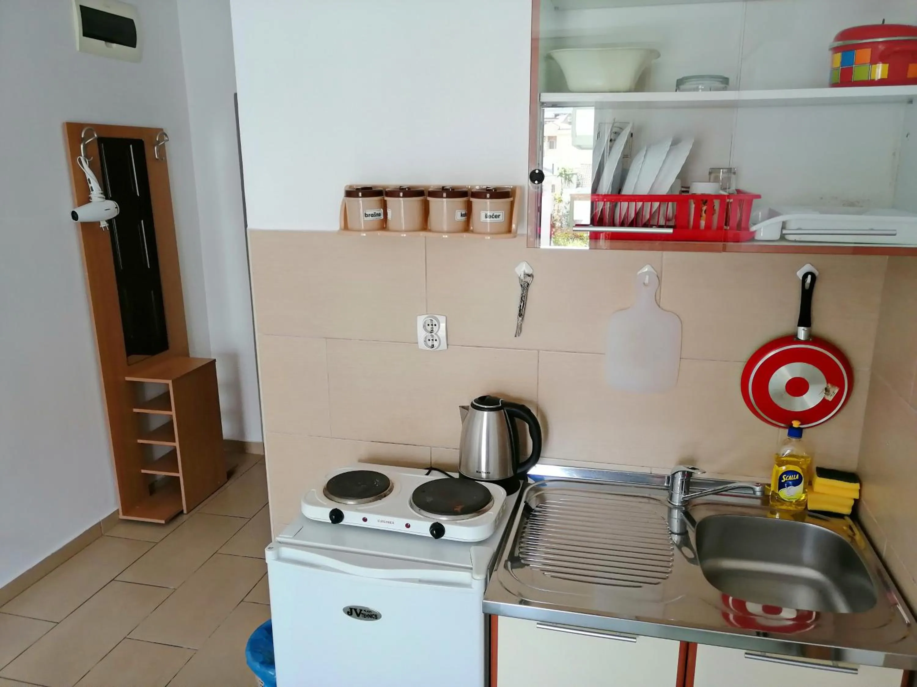 Kitchen or kitchenette in Mirko Apartments Budva