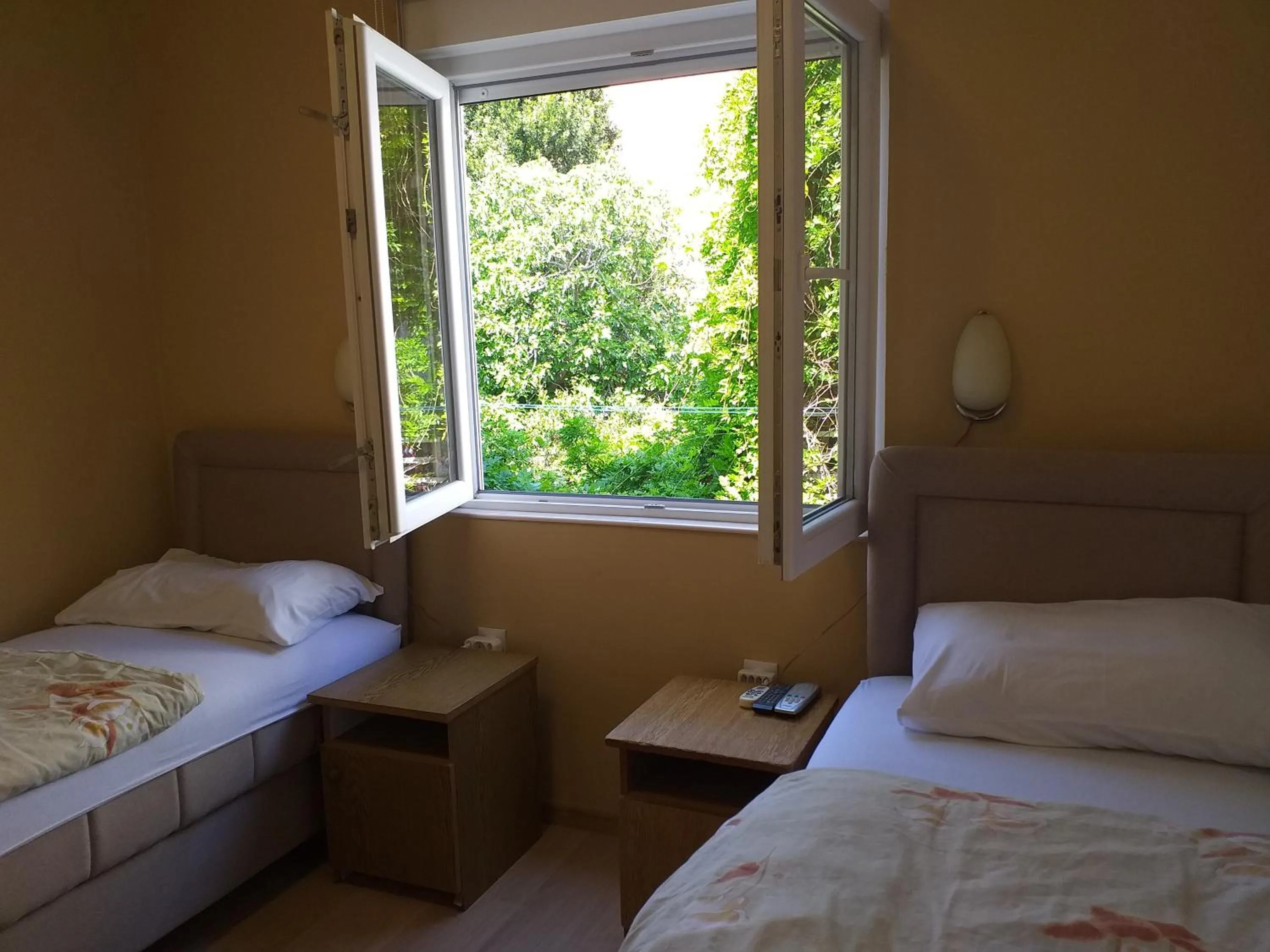 Bed in Mirko Apartments Budva