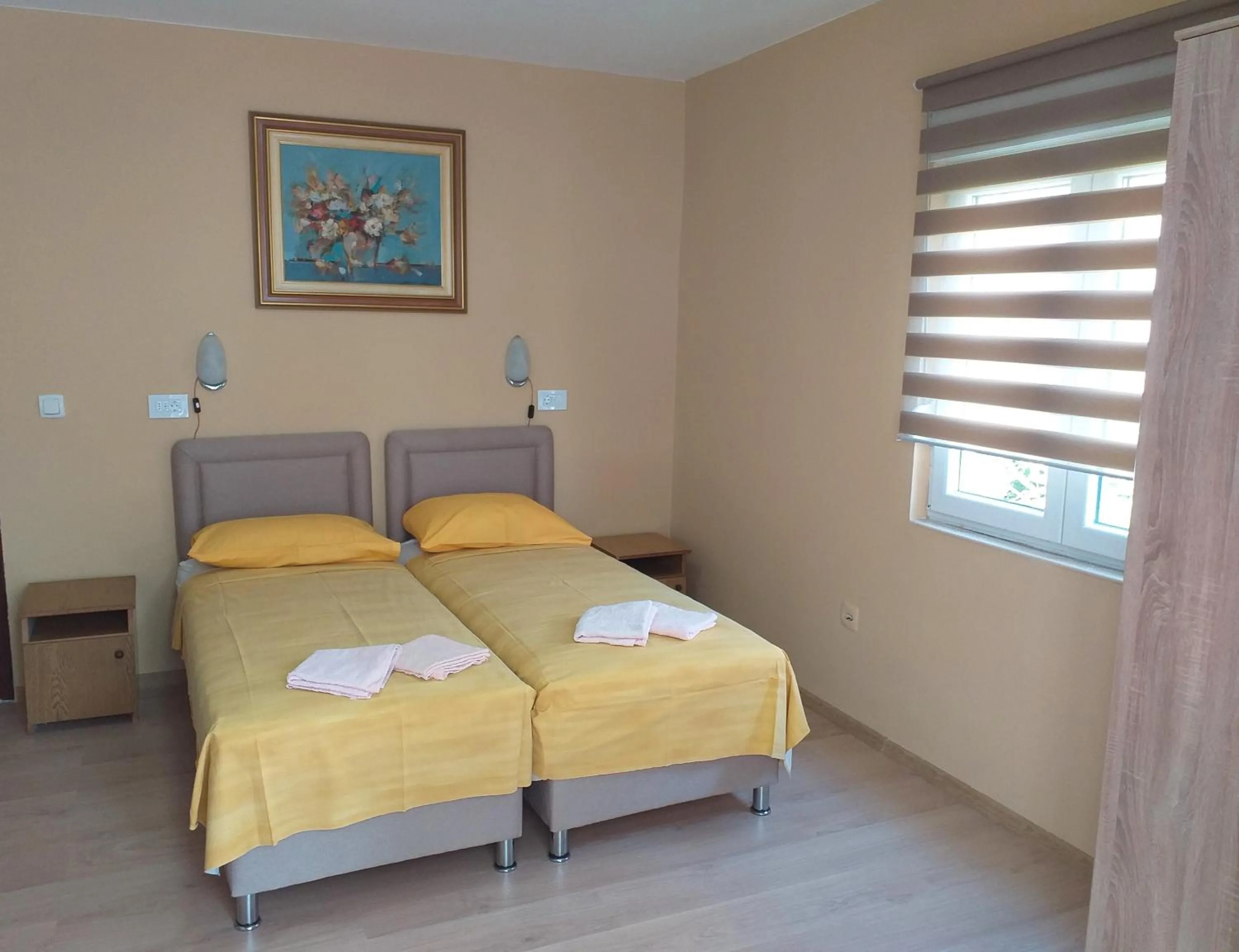 Bed in Mirko Apartments Budva