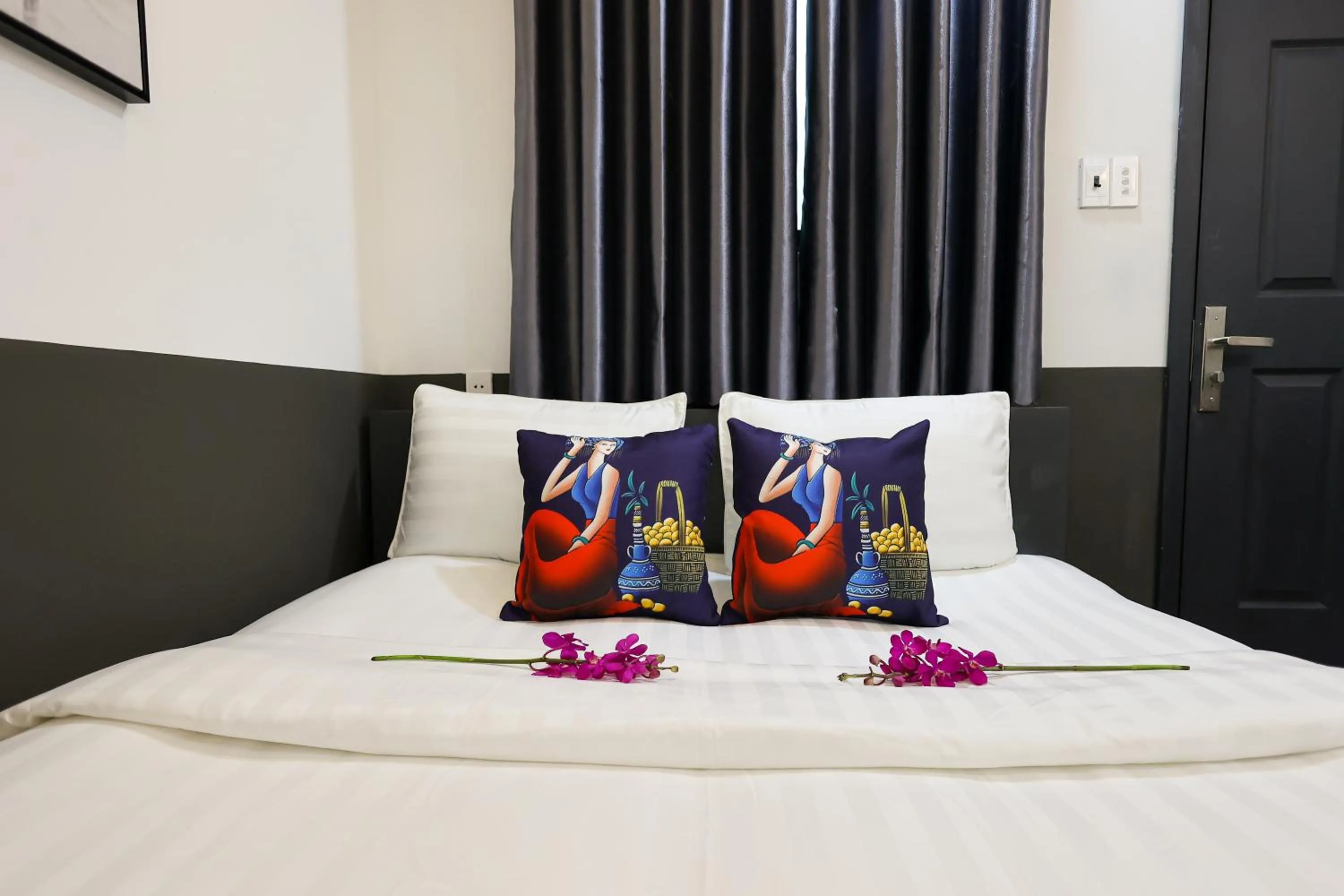 Bed in Ruby Star Hotel Nam Quoc Cang