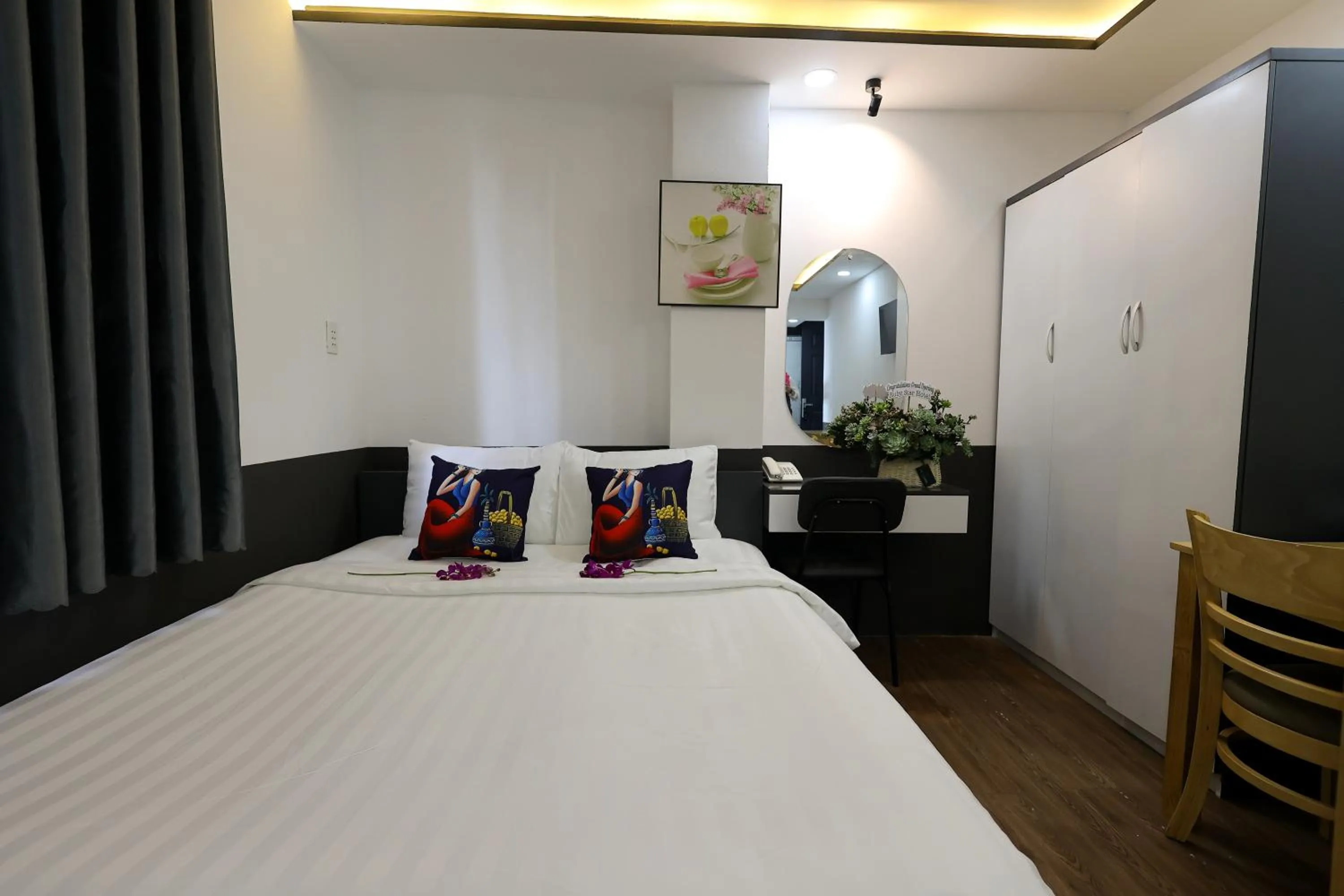 Bed in Ruby Star Hotel Nam Quoc Cang