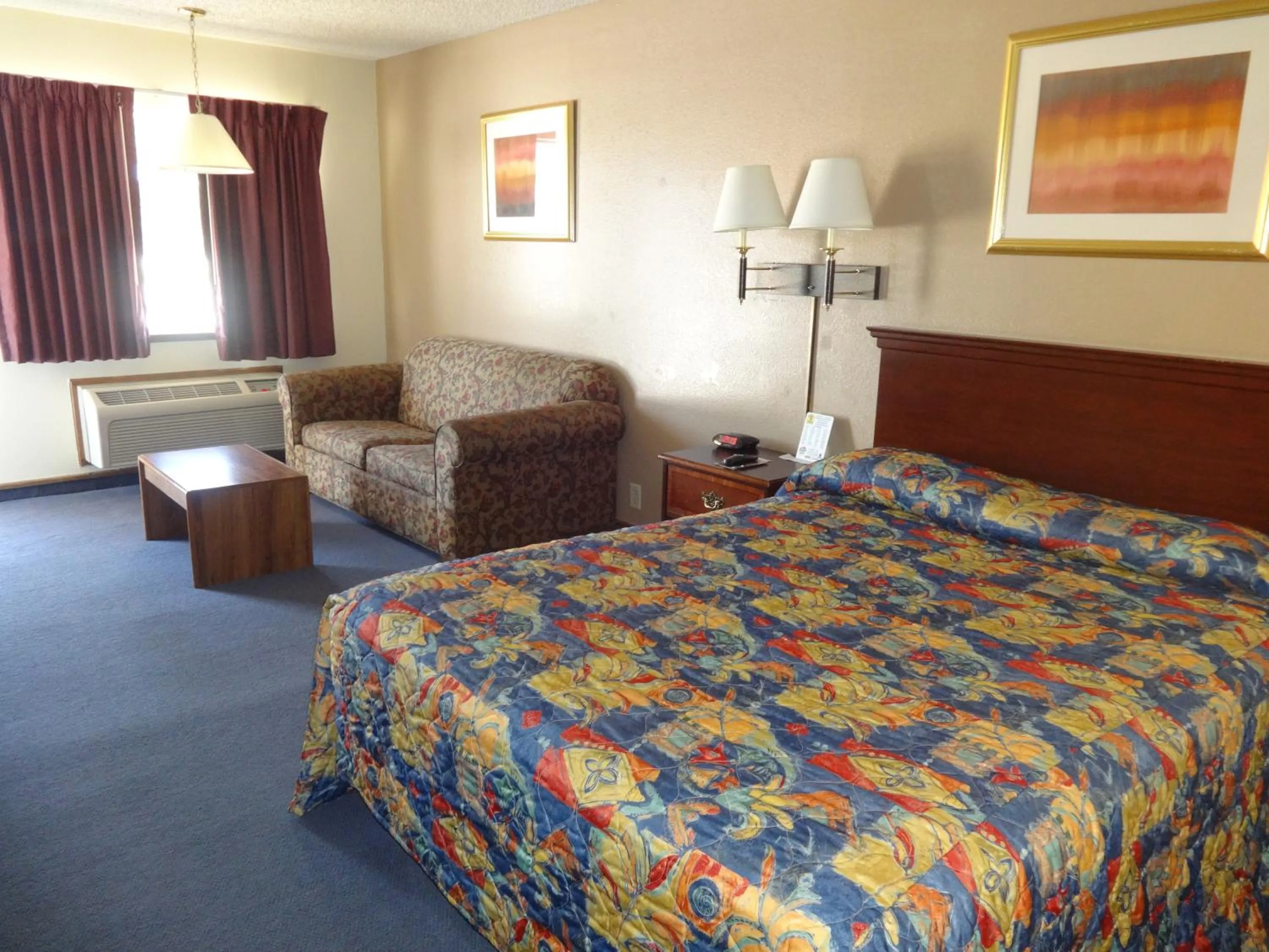 Bed in National 9 Inn