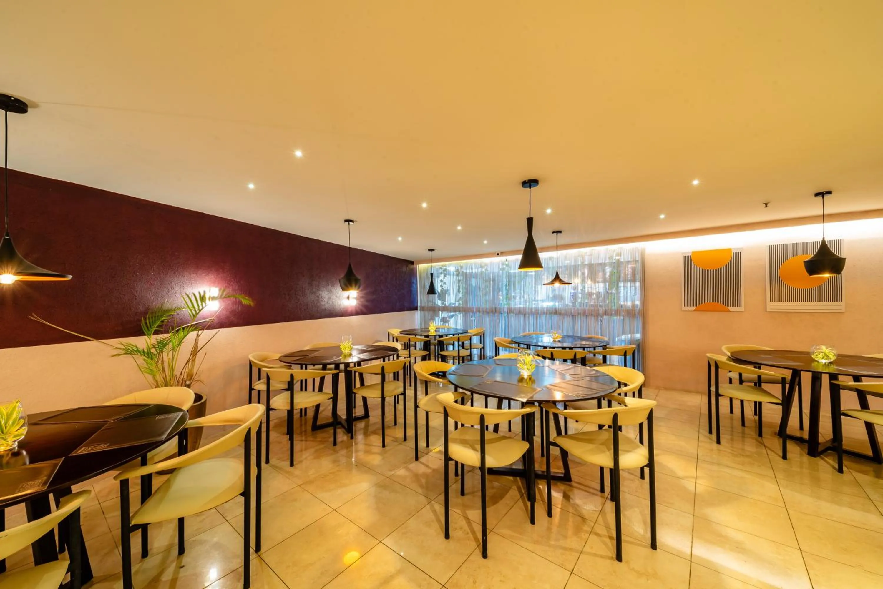 Restaurant/places to eat in Oasis Imperial & Fortaleza