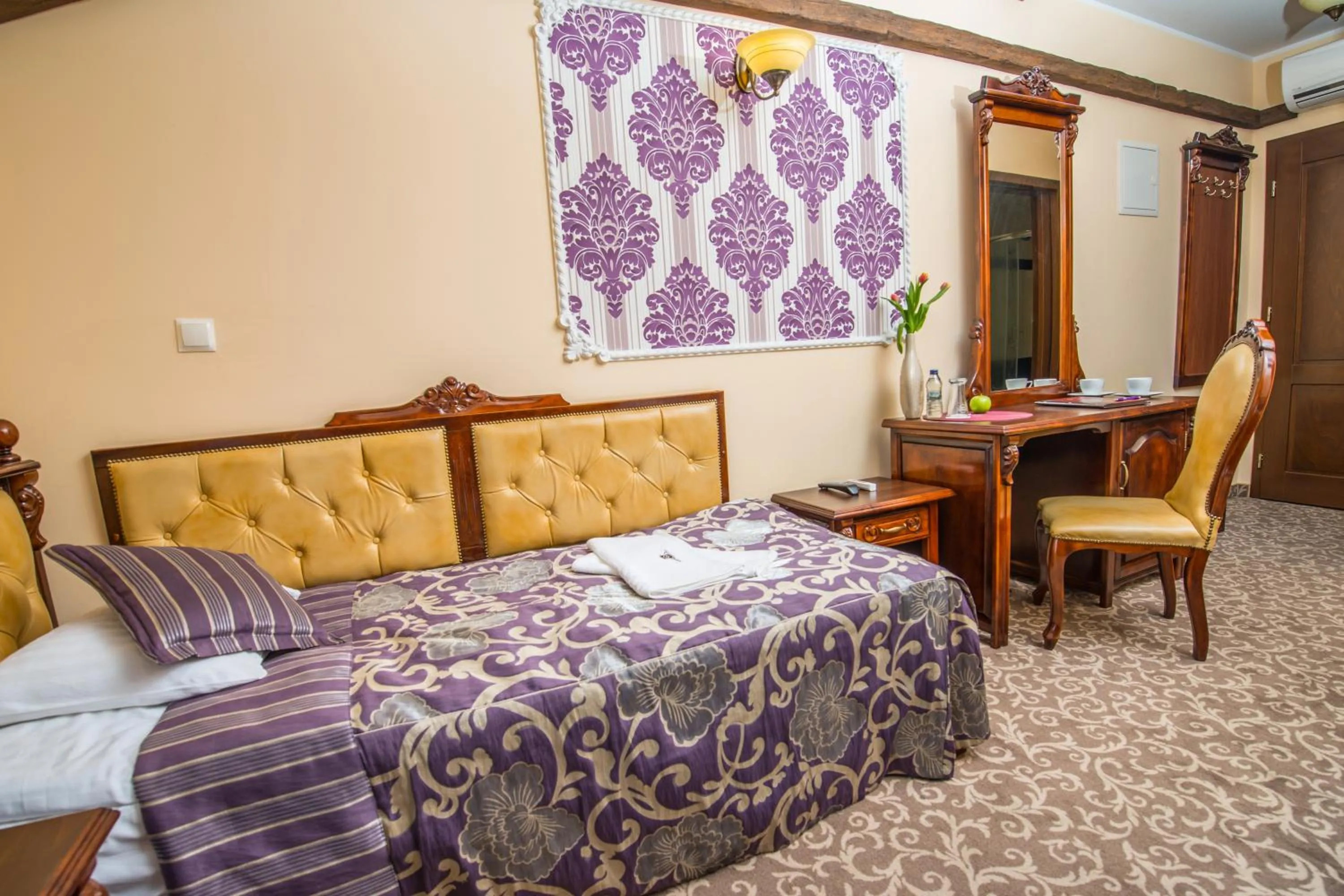 Balcony/Terrace, Bed in Hotel & Restauracja Gniecki