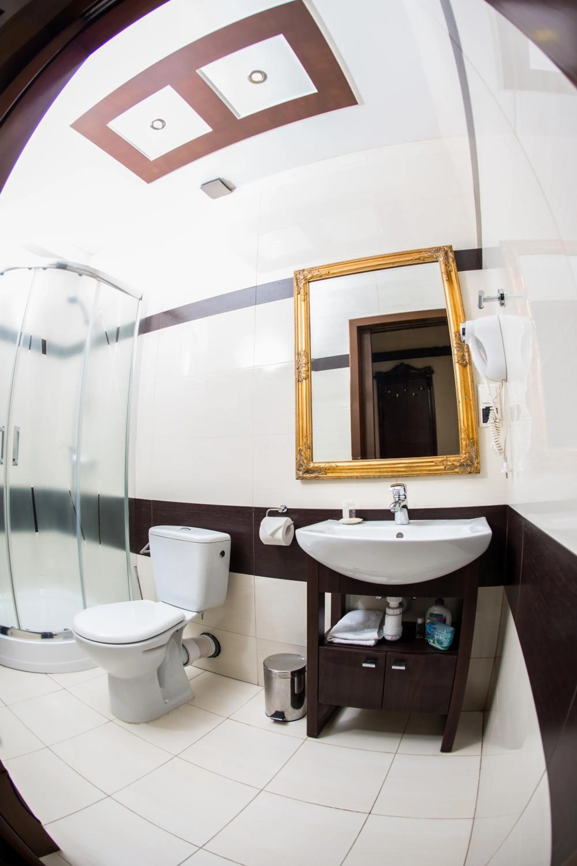 Bathroom in Hotel & Restauracja Gniecki