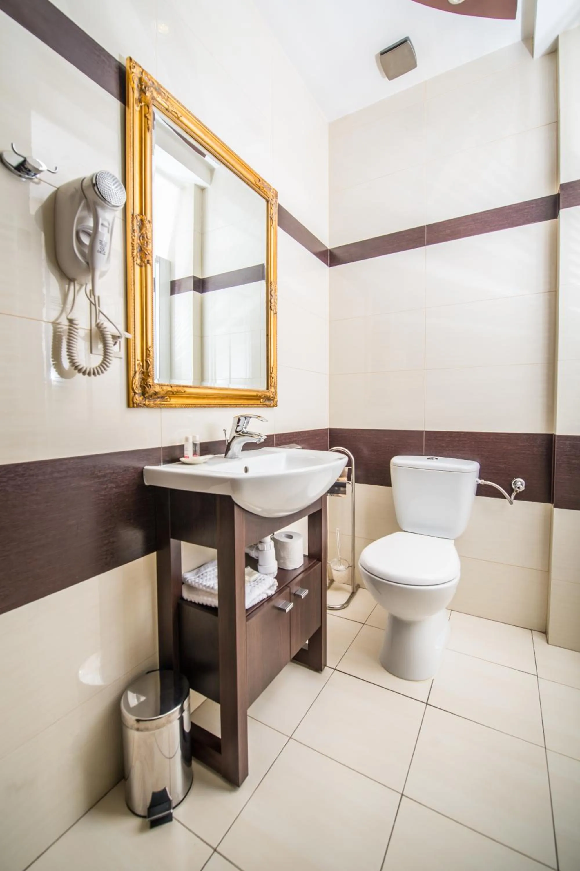 Bathroom in Hotel & Restauracja Gniecki