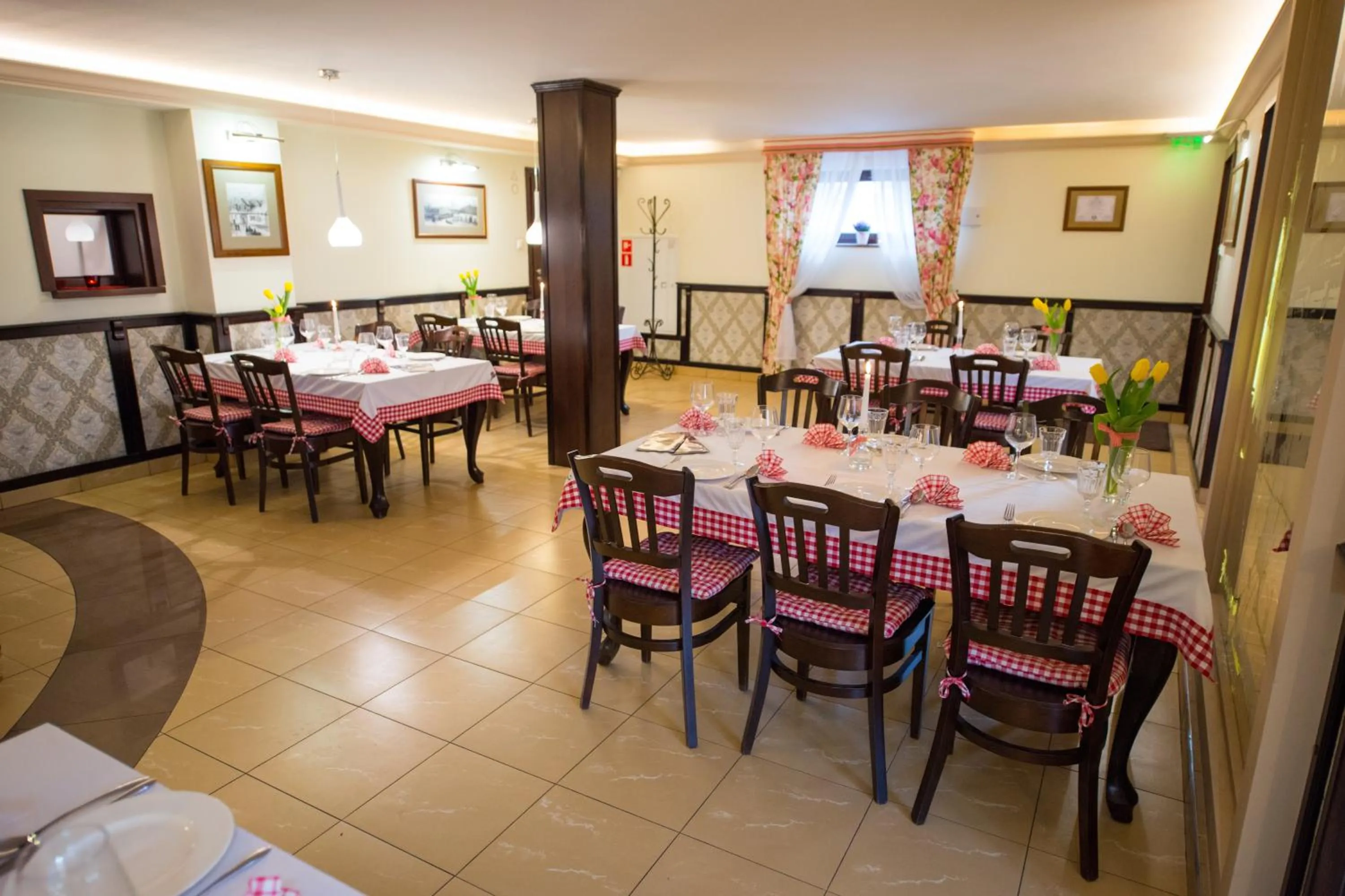 Restaurant/places to eat in Hotel & Restauracja Gniecki