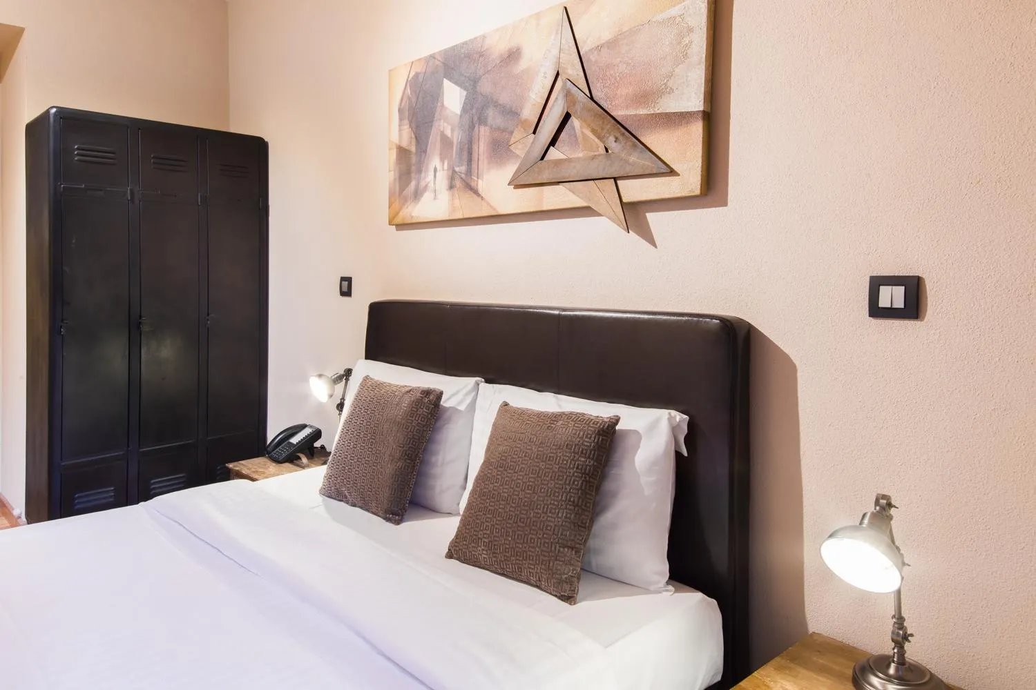 Photo of the whole room, Bed in Auberge Communale de Carouge