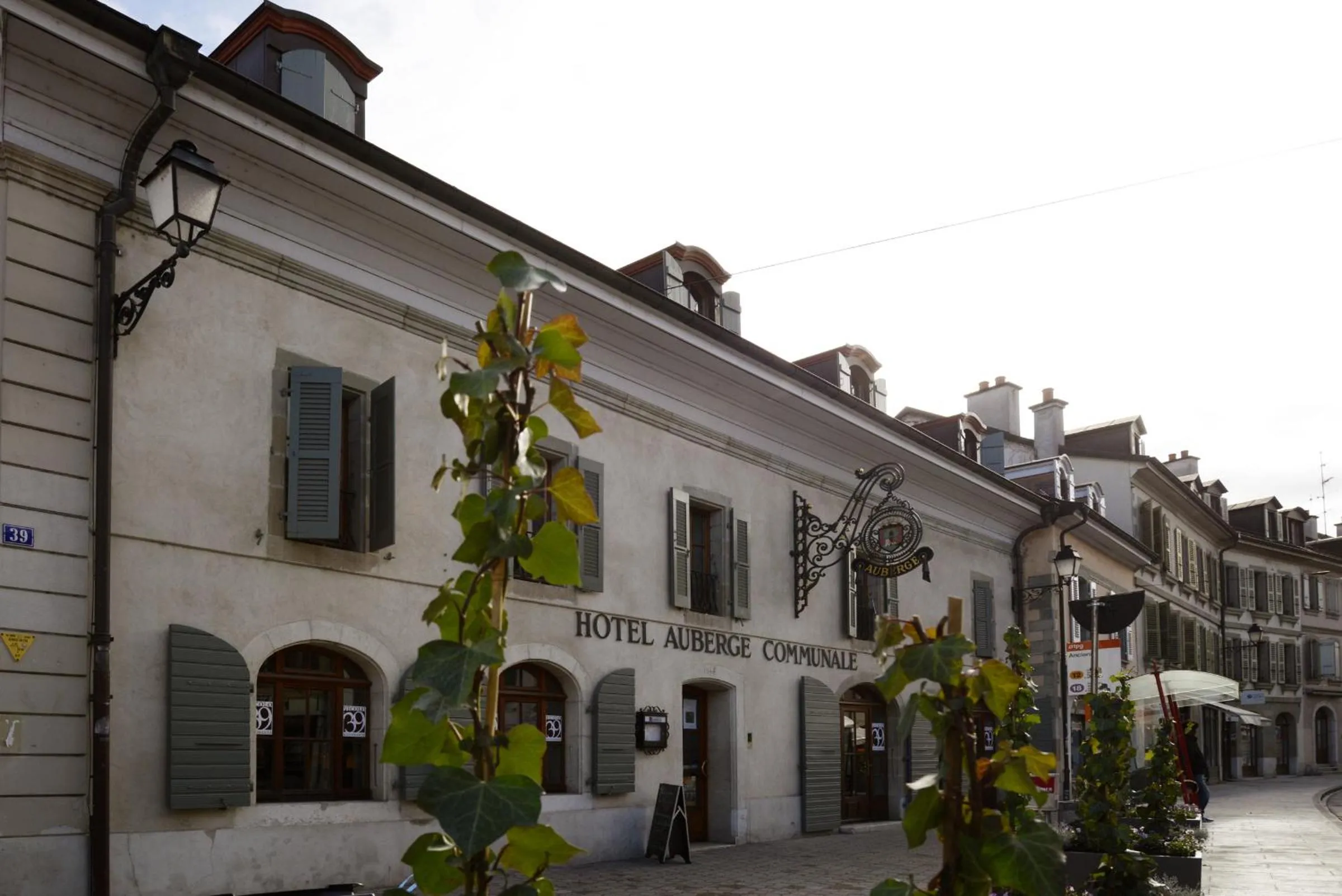 Facade/entrance in Auberge Communale de Carouge