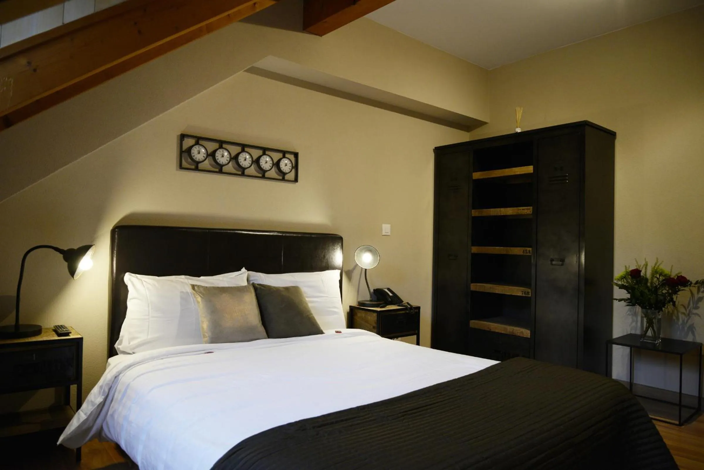 Bed in Auberge Communale de Carouge