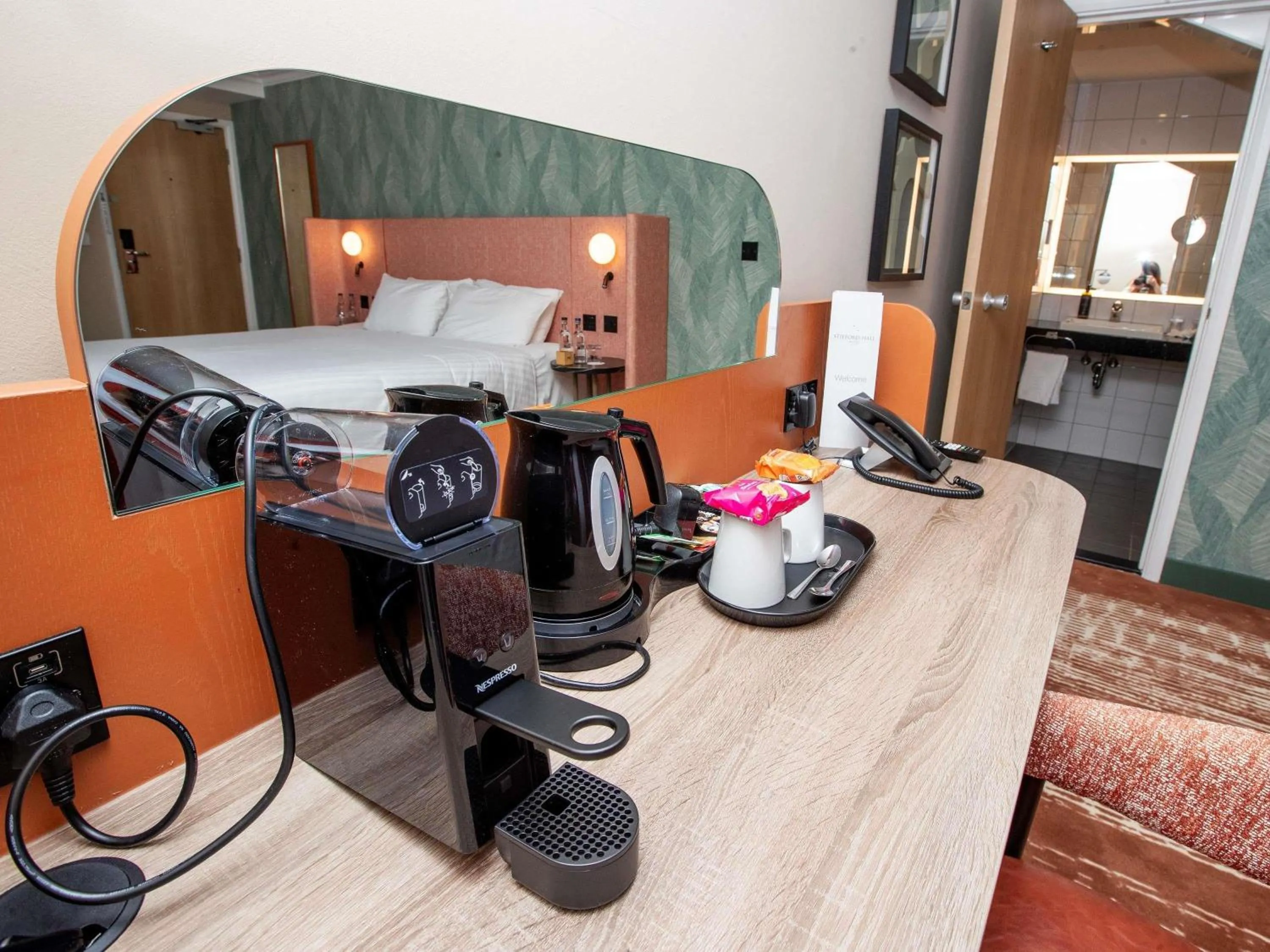 Bedroom, Bed in Mercure Thurrock Stifford Hall