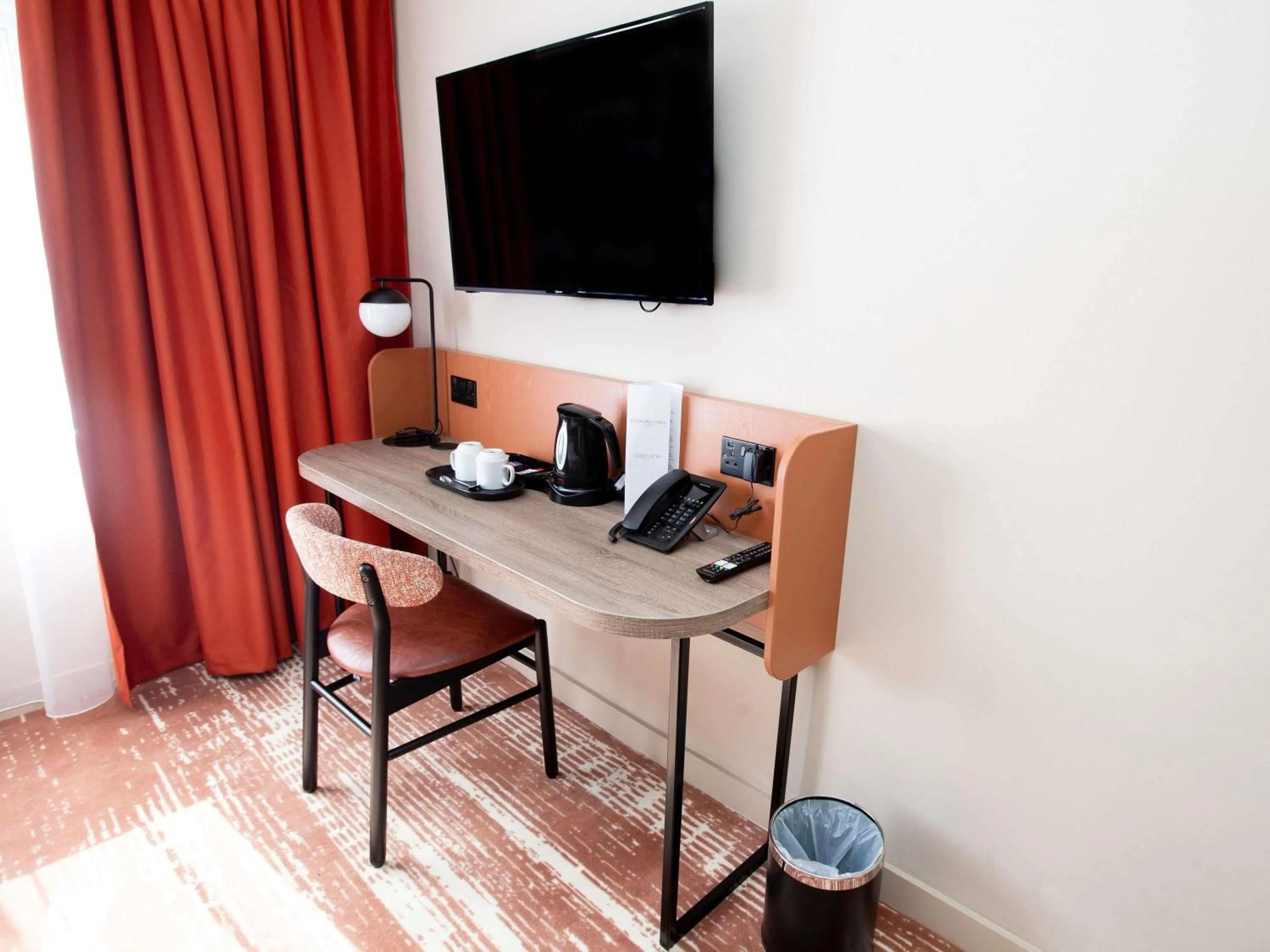 Bedroom in Mercure Thurrock Stifford Hall