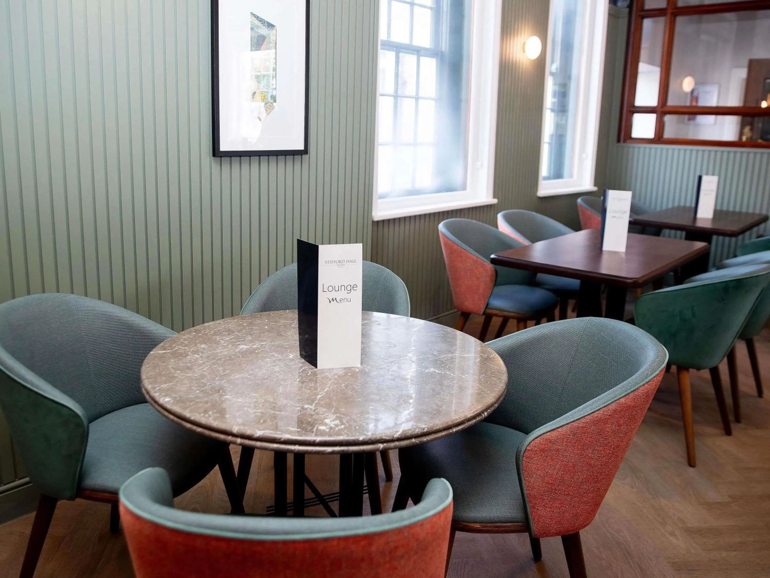 Lounge or bar in Mercure Thurrock Stifford Hall