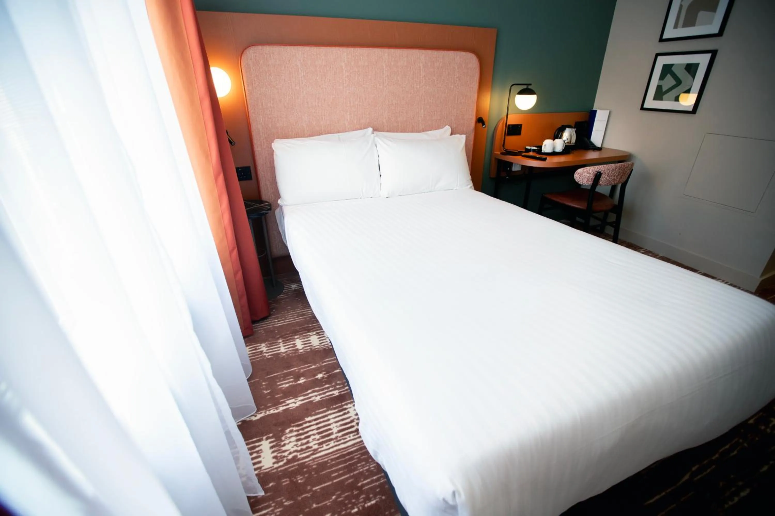 Bedroom, Bed in Mercure Thurrock Stifford Hall