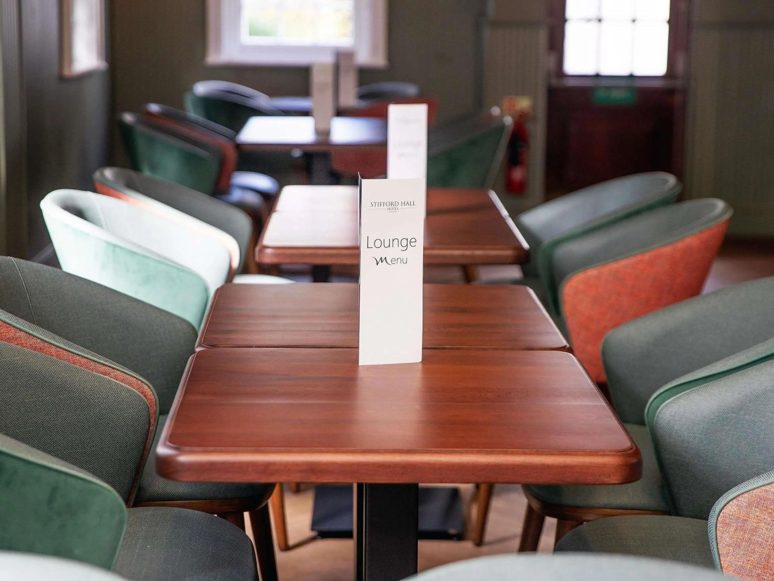 Lounge or bar in Mercure Thurrock Stifford Hall