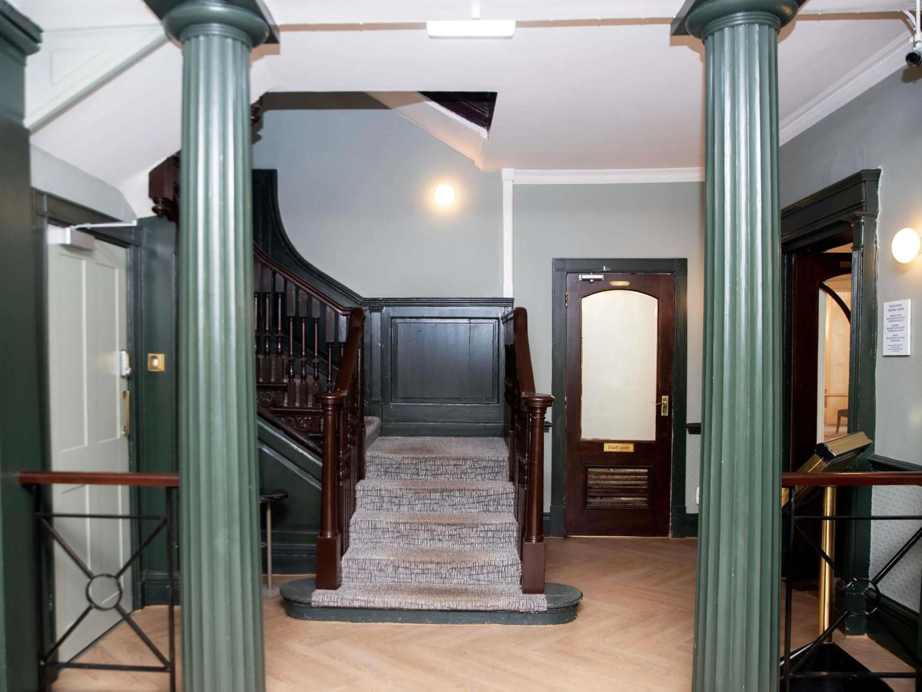 Property building in Mercure Thurrock Stifford Hall