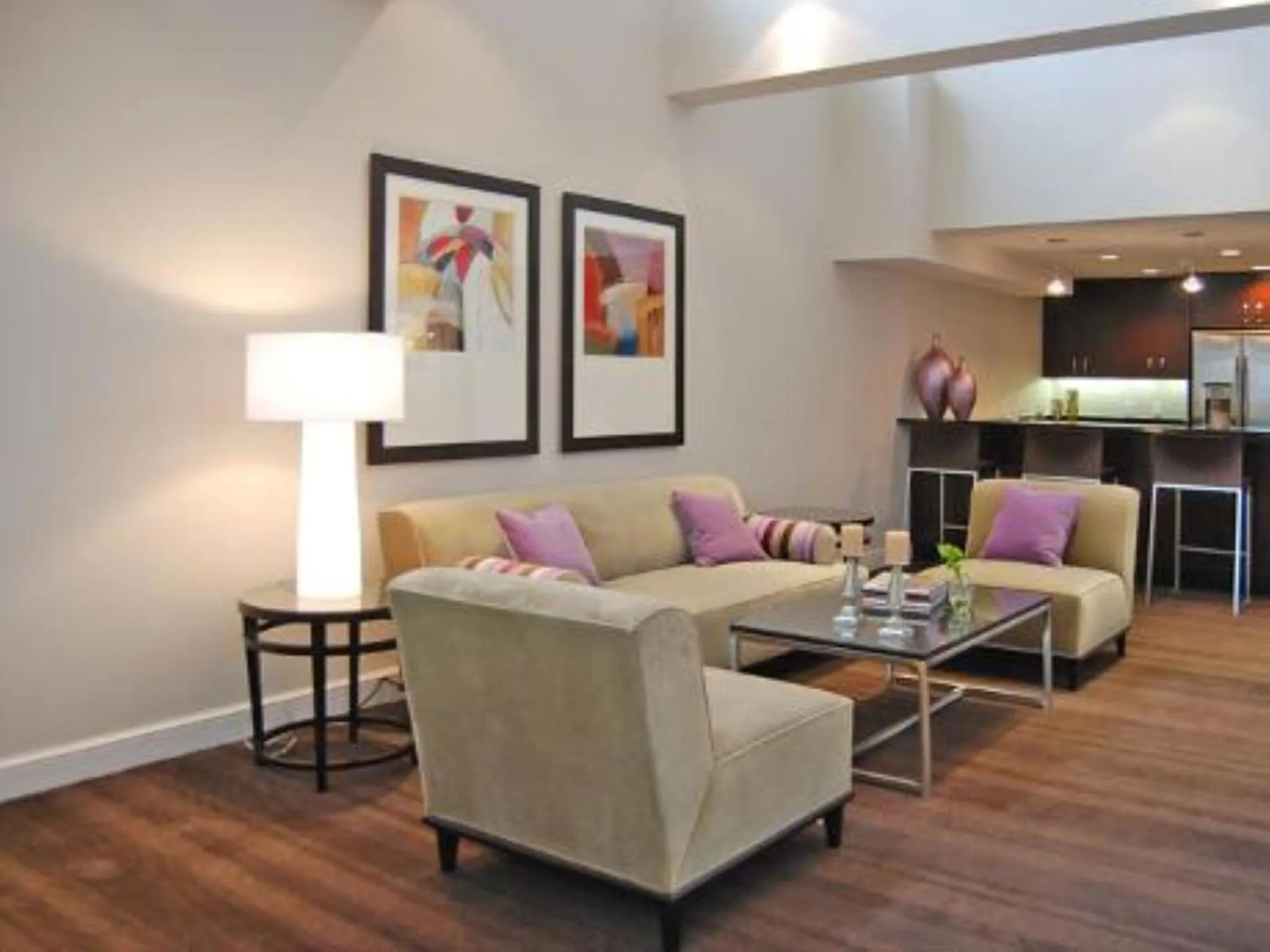 Communal lounge/ TV room in Global Luxury Suites at The White House