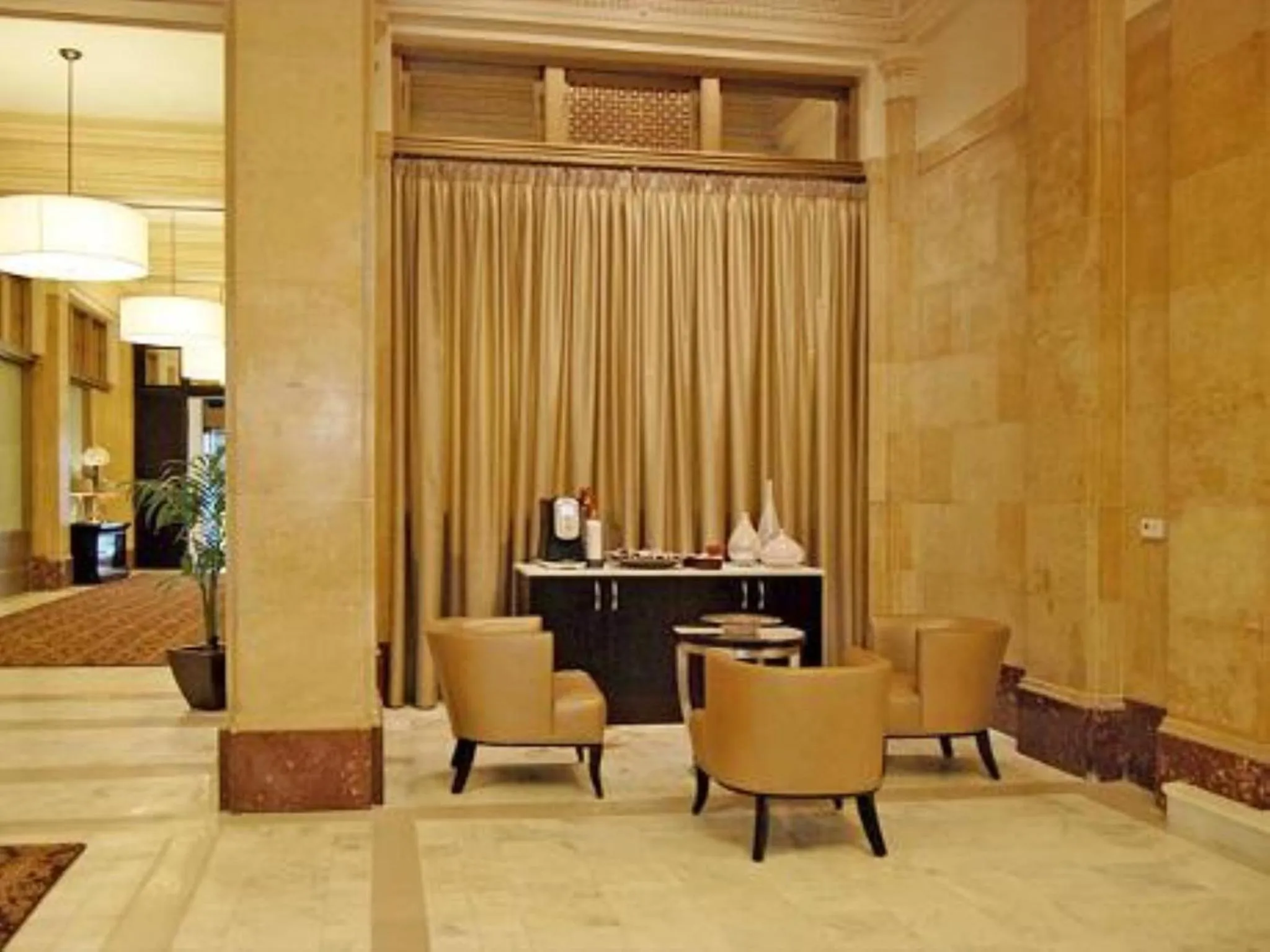 Lobby or reception in Global Luxury Suites at The White House