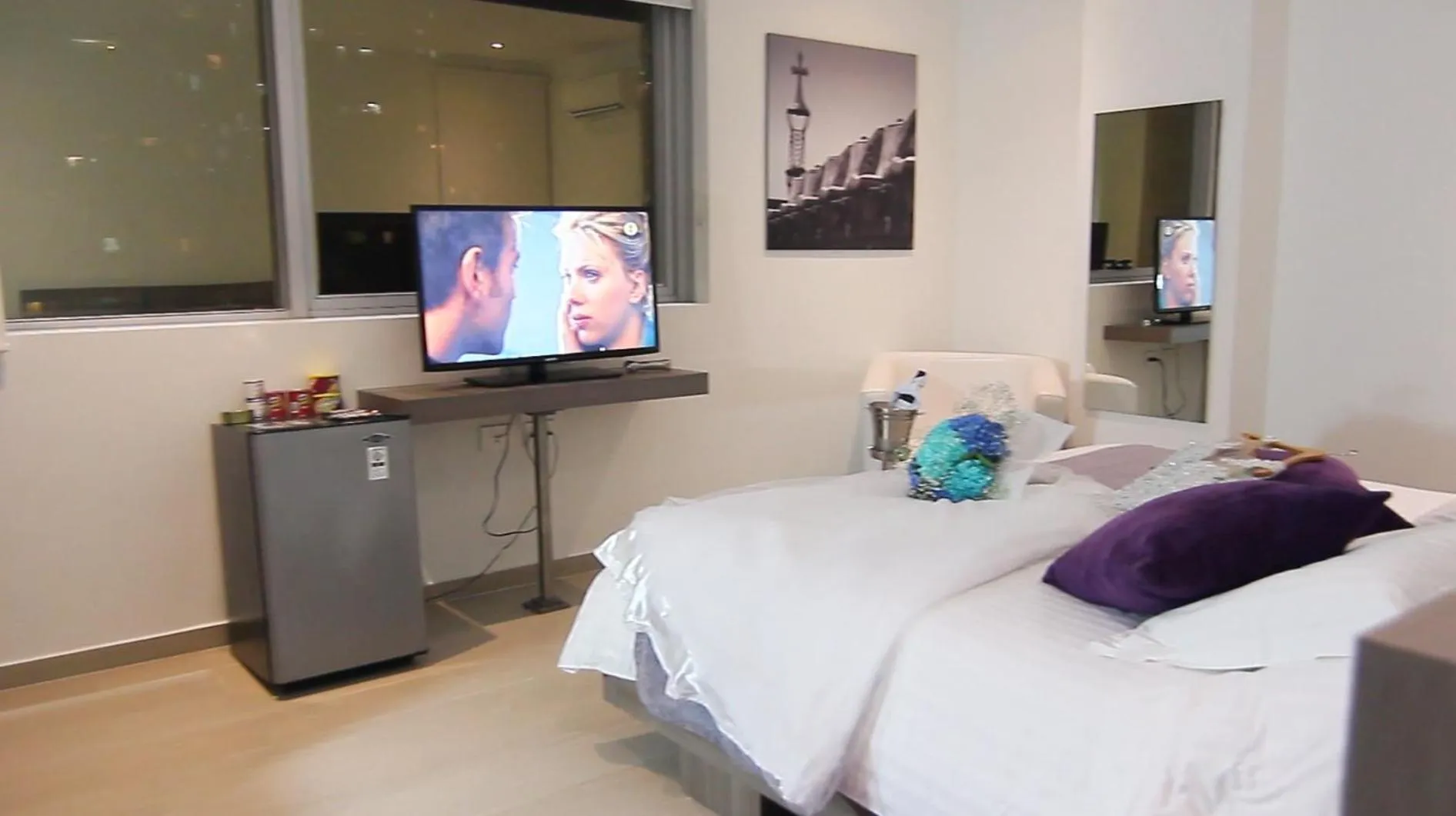 Photo of the whole room, Bed in BGA Hotel