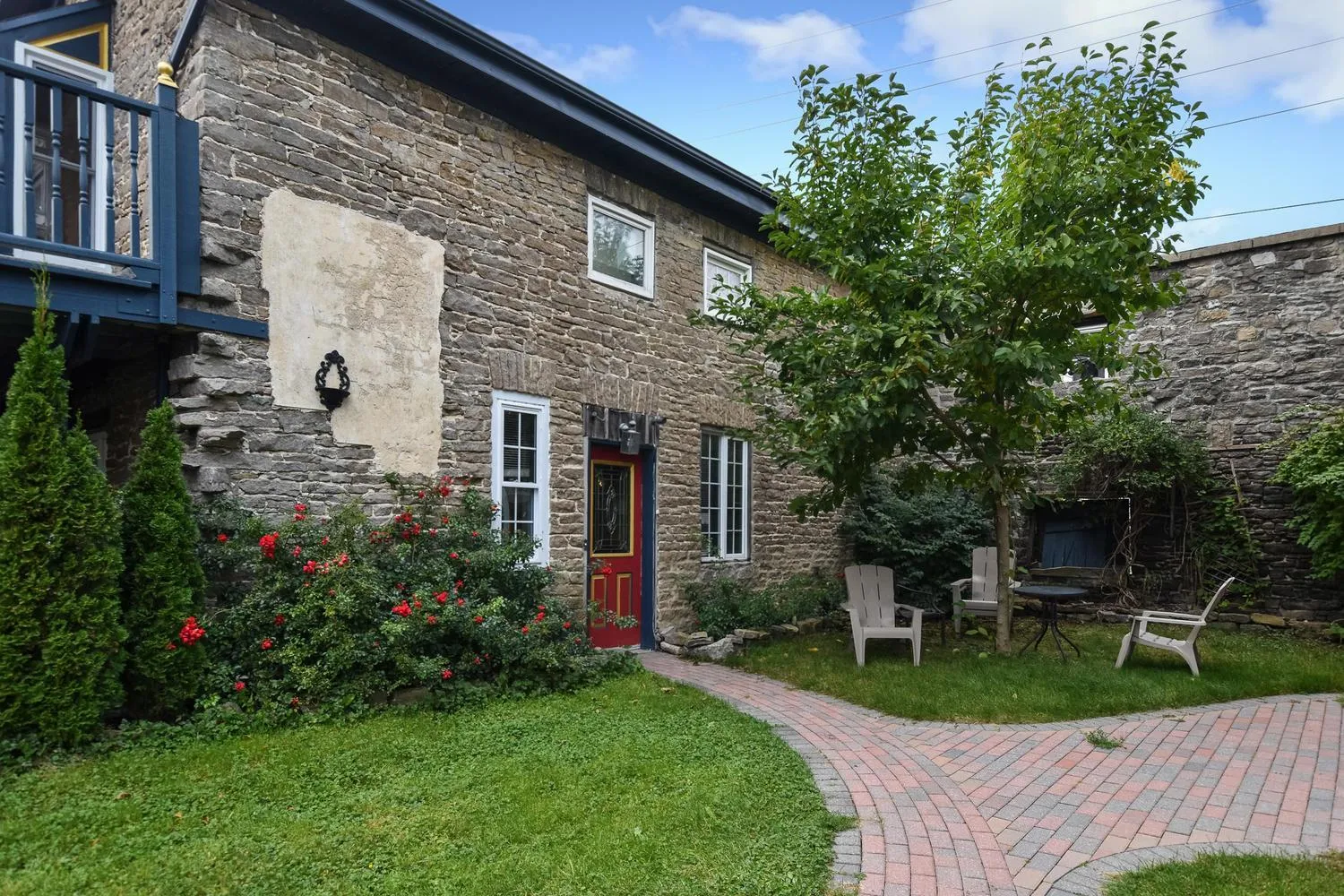 Unit 35 - Two-Bedroom House in Noble Waterfront Suites