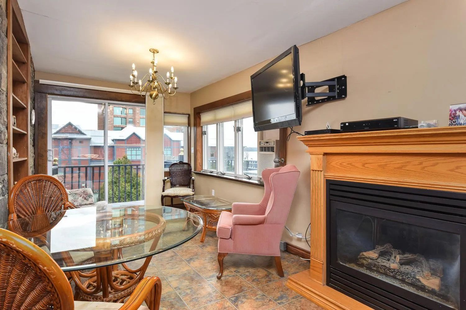 Communal lounge/ TV room in Noble Suites