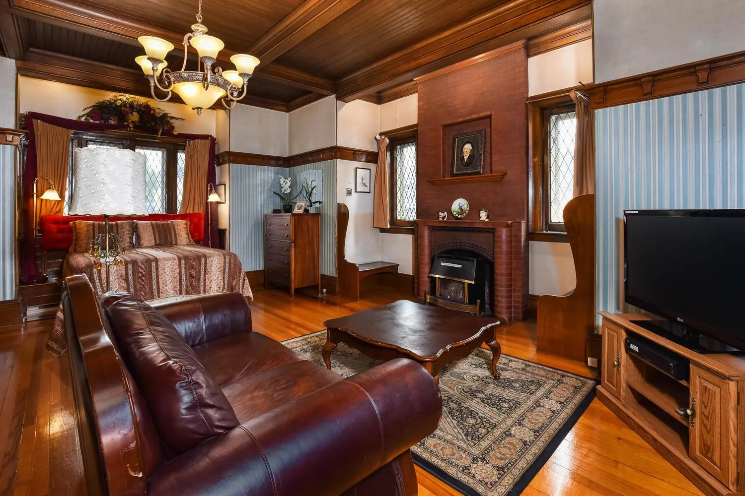 TV and multimedia in Noble Suites