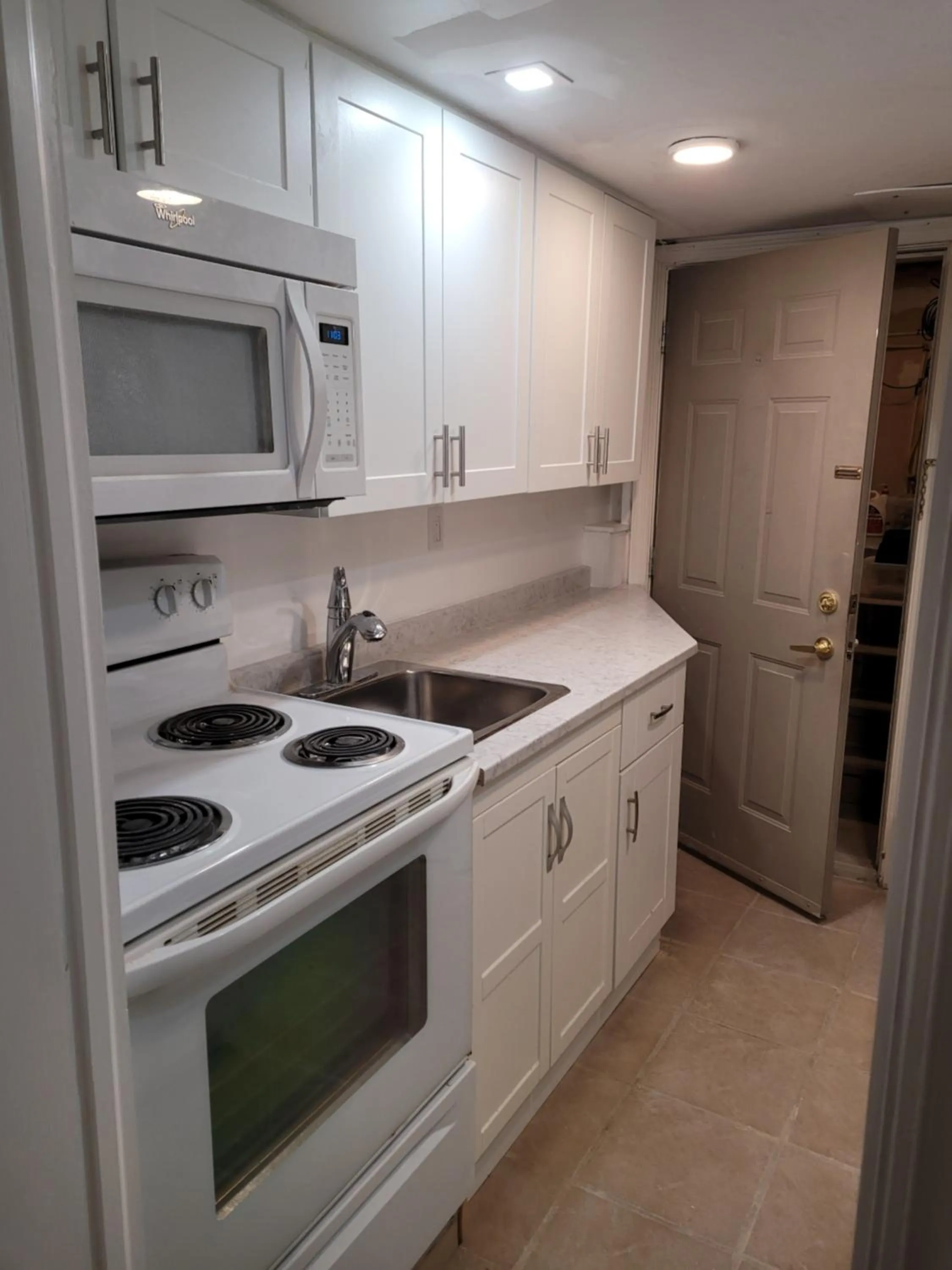 Kitchen or kitchenette in Noble Suites