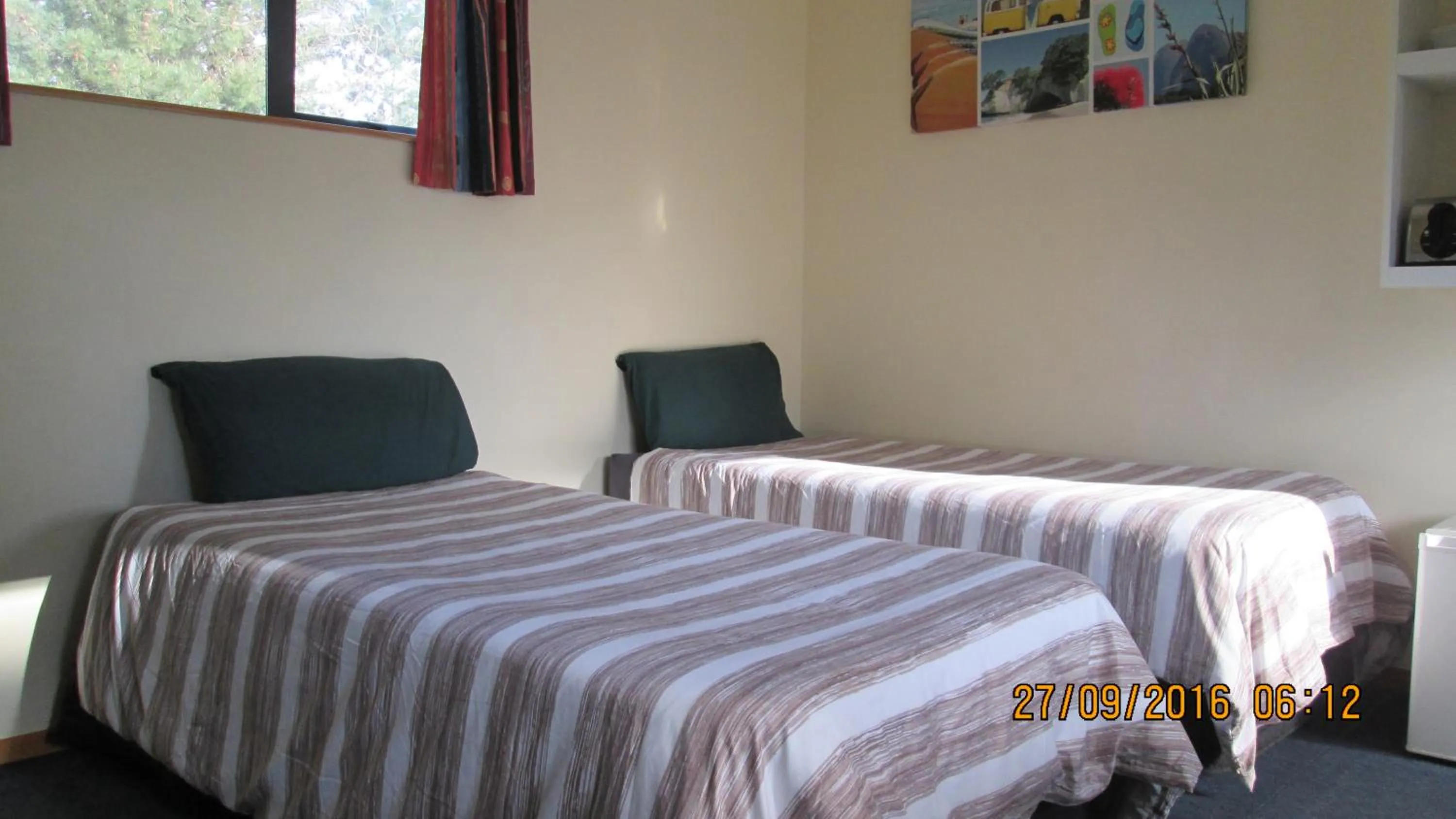 Photo of the whole room, Bed in Catlins Newhaven Holiday Park