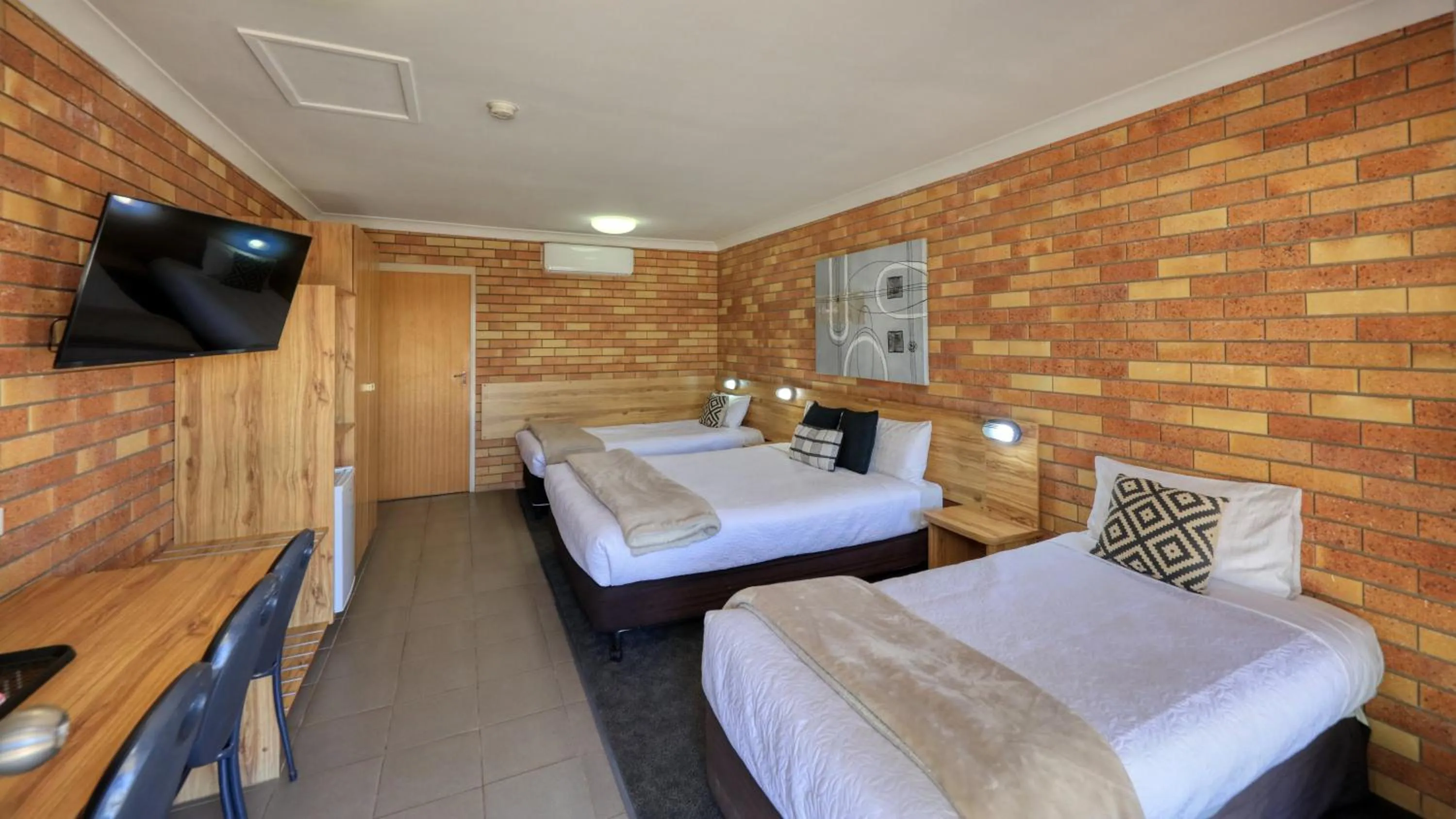 Bed in Merino Motor Inn