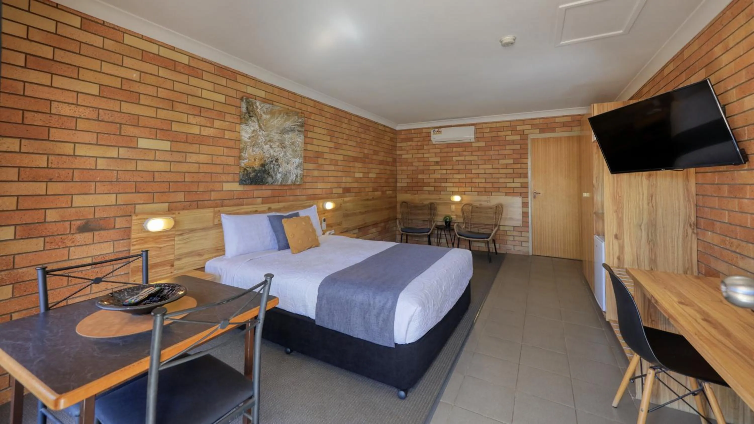 Bed in Merino Motor Inn