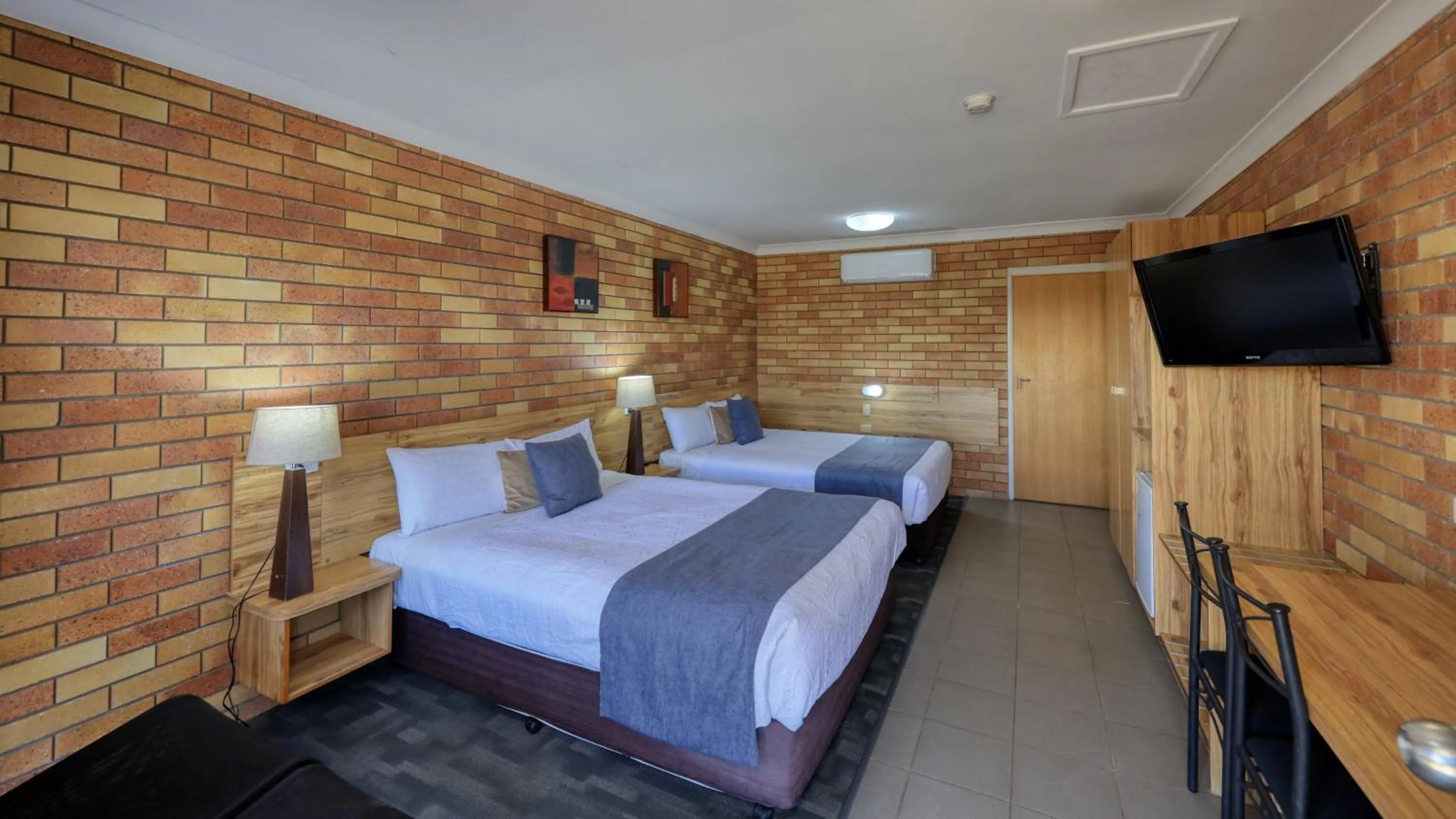 Bed in Merino Motor Inn