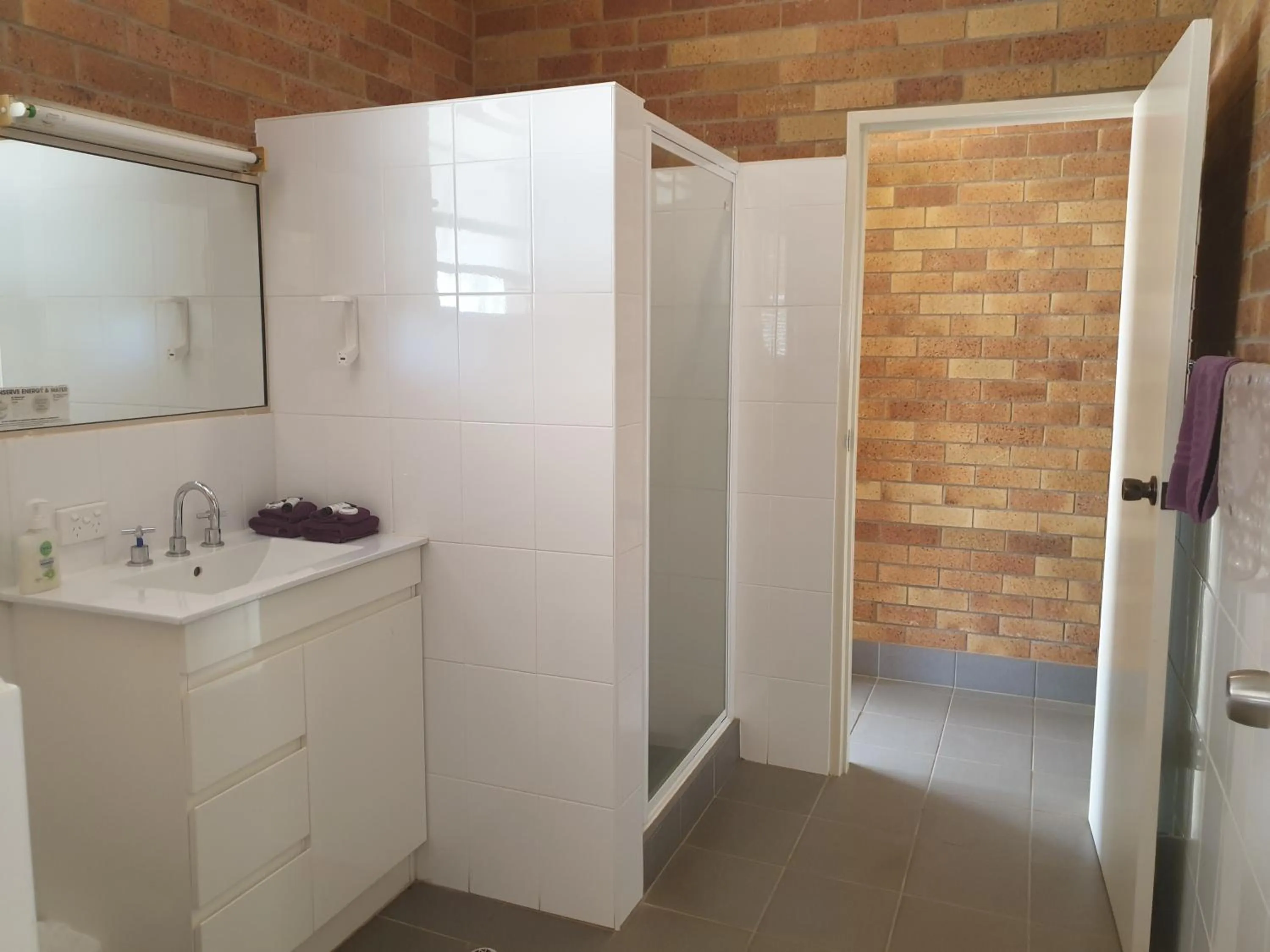 Bathroom in Merino Motor Inn